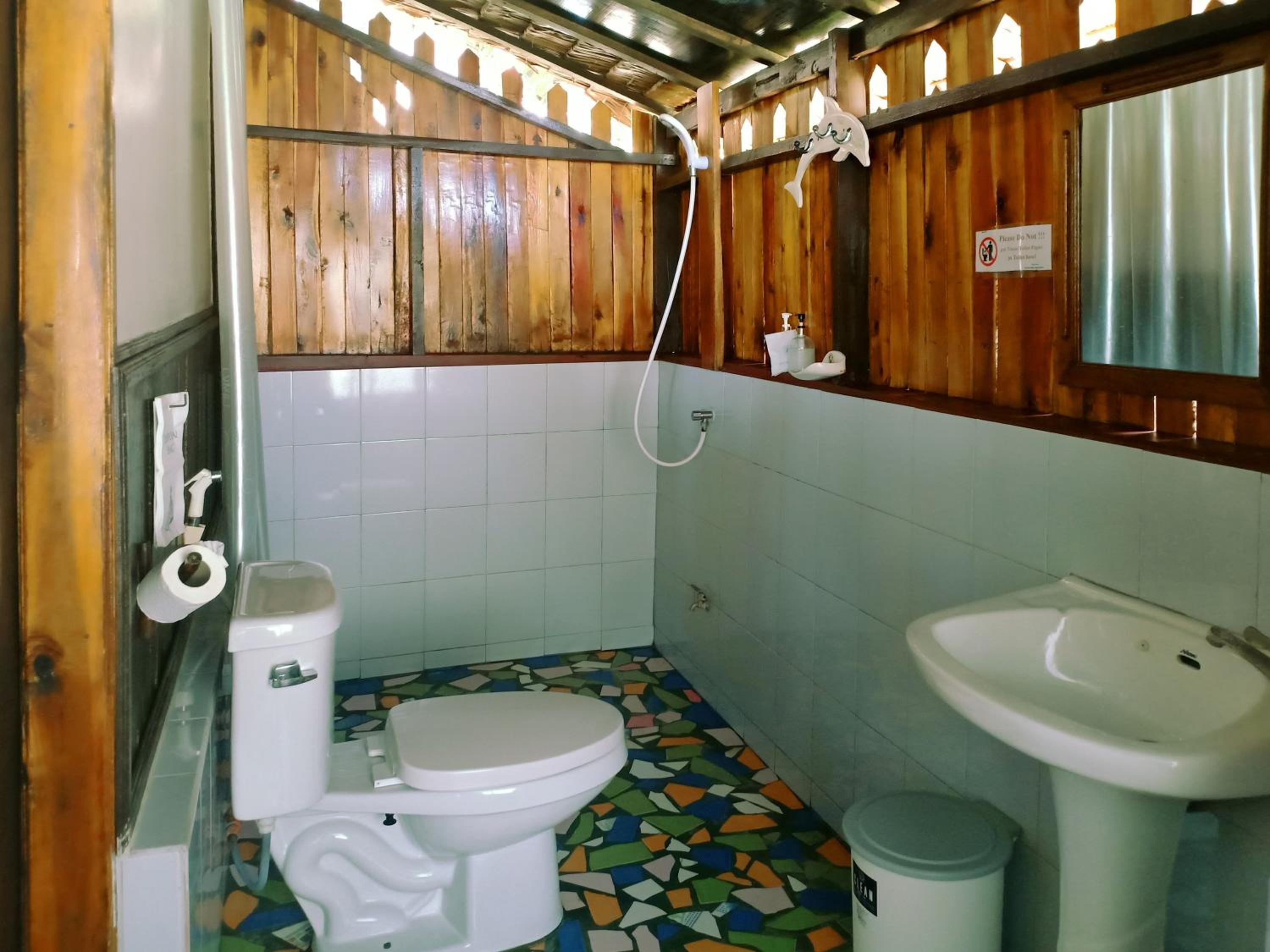 Beach Front Bungalow - Fan Room - Photo 12