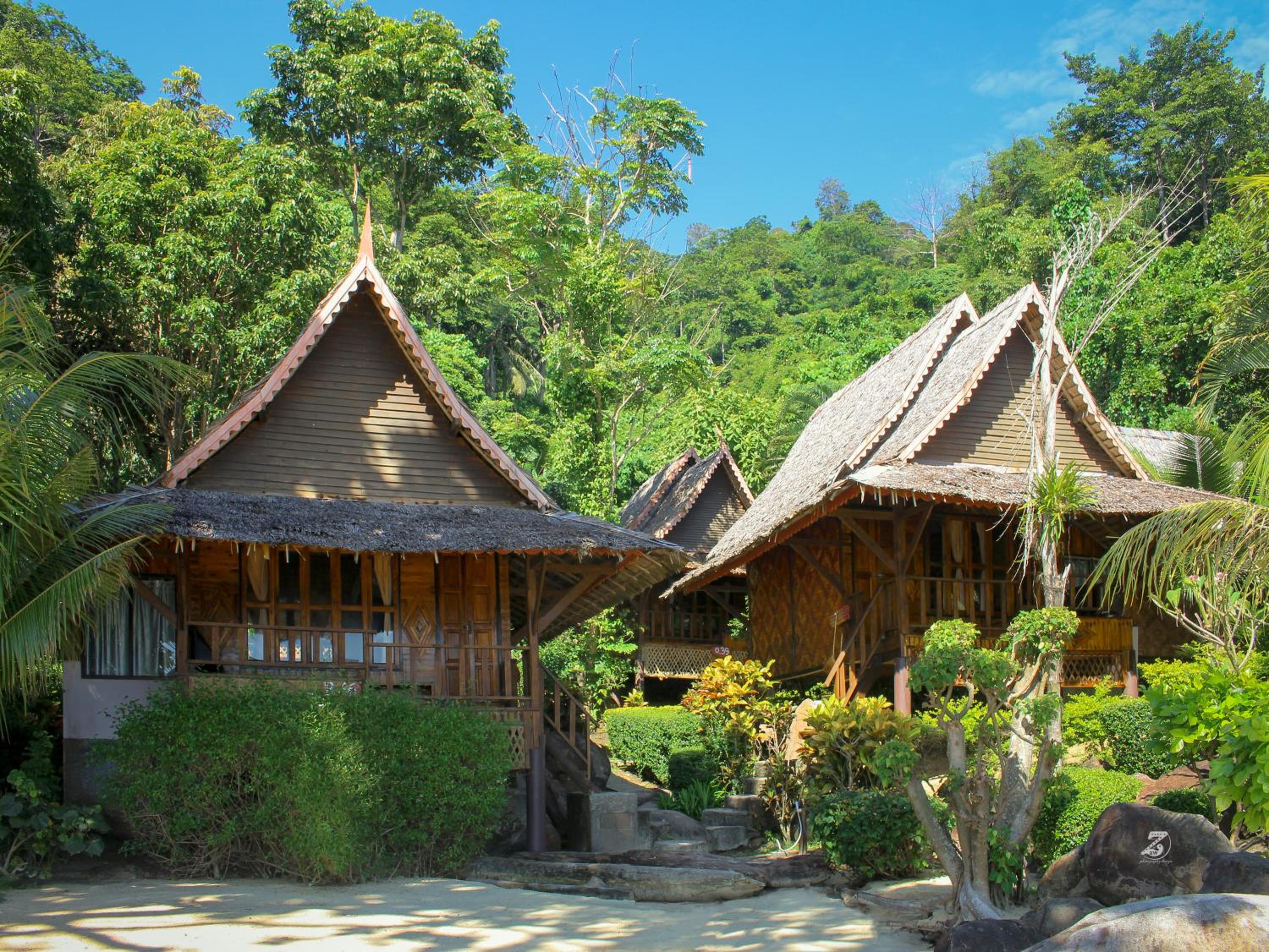 Beach Front Bungalow - Fan Room - Photo 17