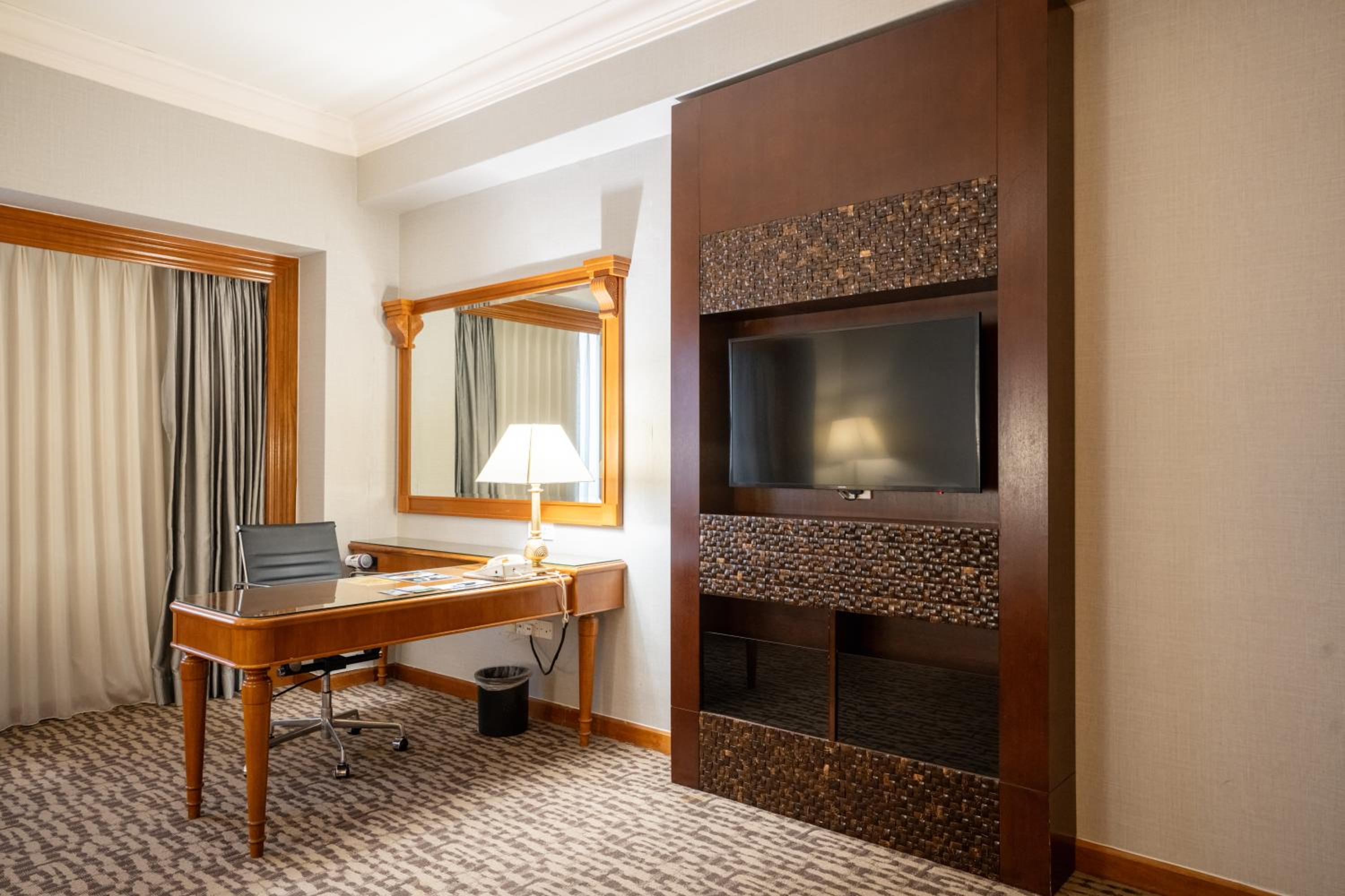 Family Room - Photo 6