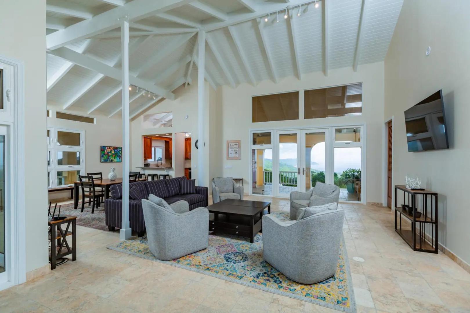 Five-Bedroom Villa photo 3