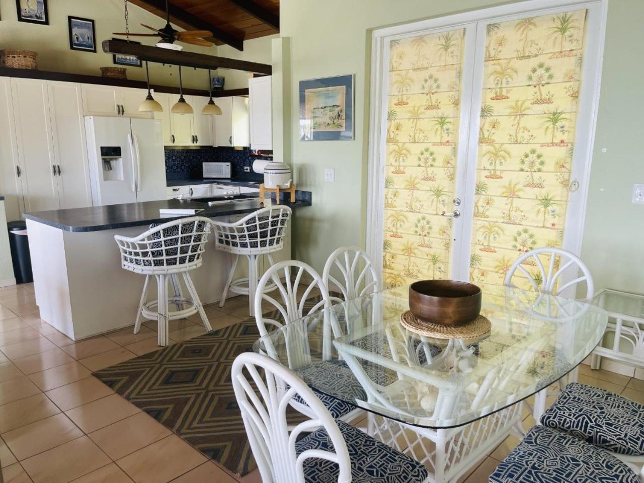Three-Bedroom Villa photo 1
