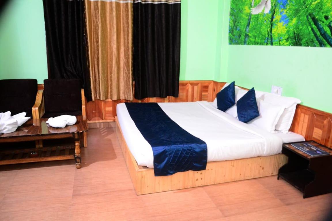 Budget Double Room photo 3