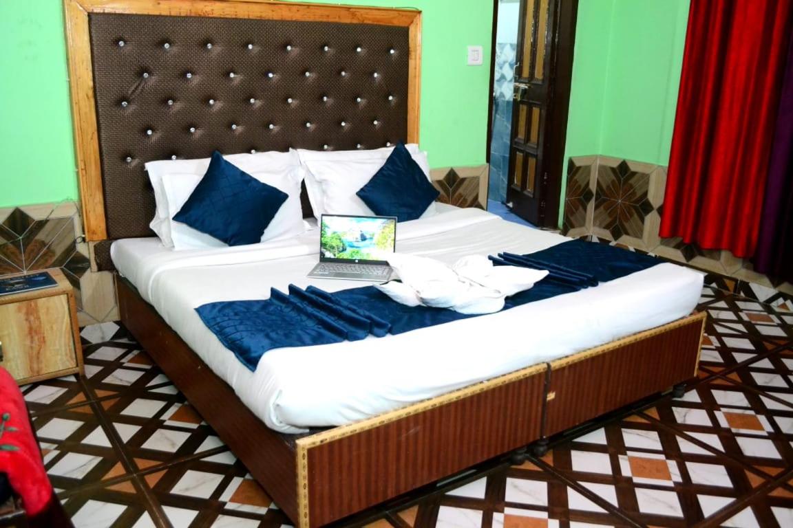 Basic Triple Room photo 2
