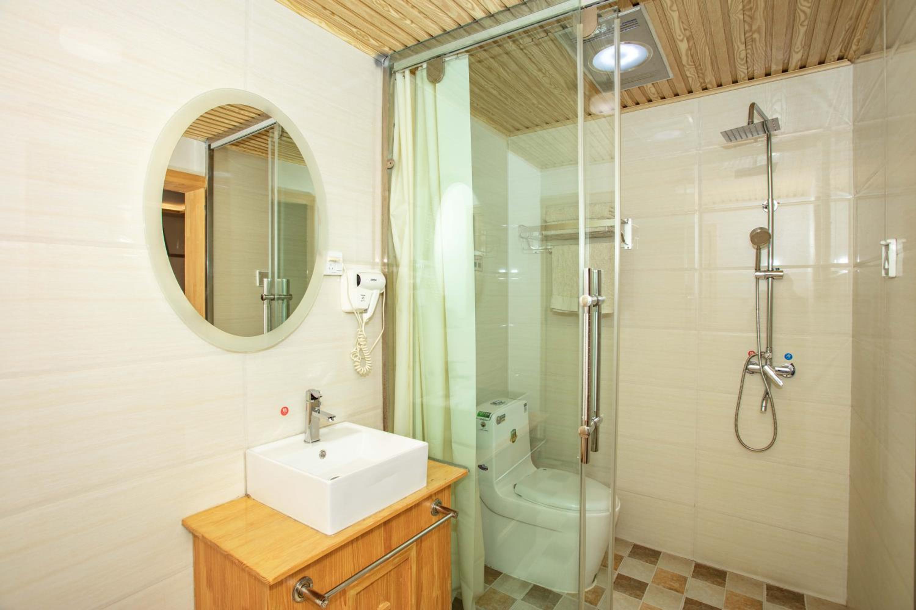Twin Room with Private Bathroom photo 1
