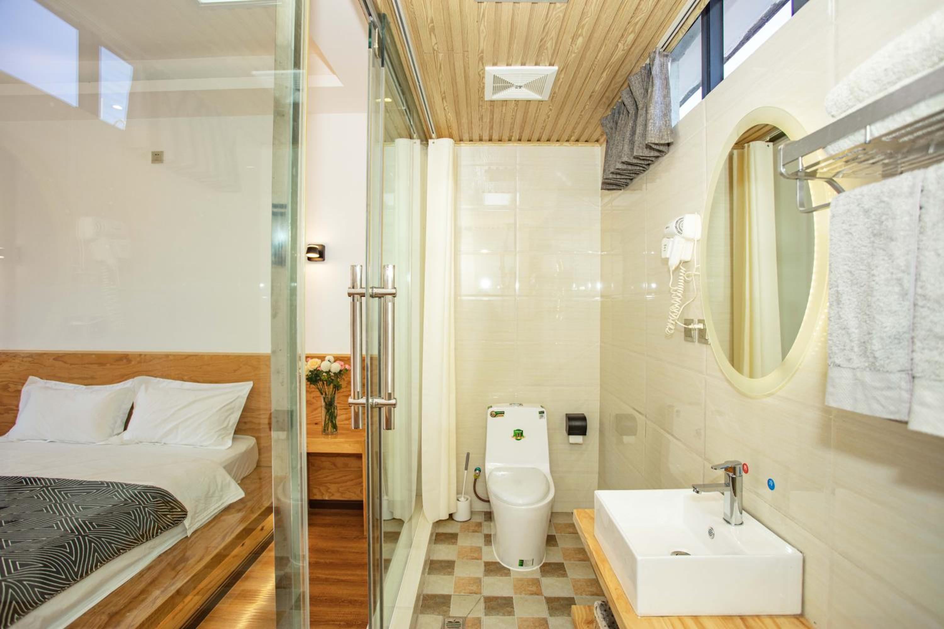 Double Room with Private Bathroom photo 2