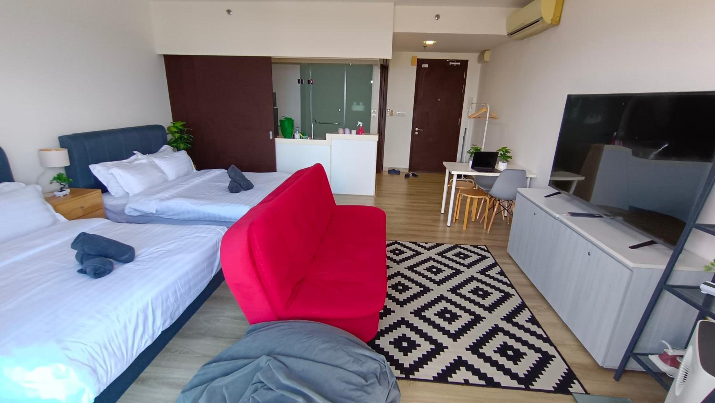 One-Bedroom Apartment photo 3
