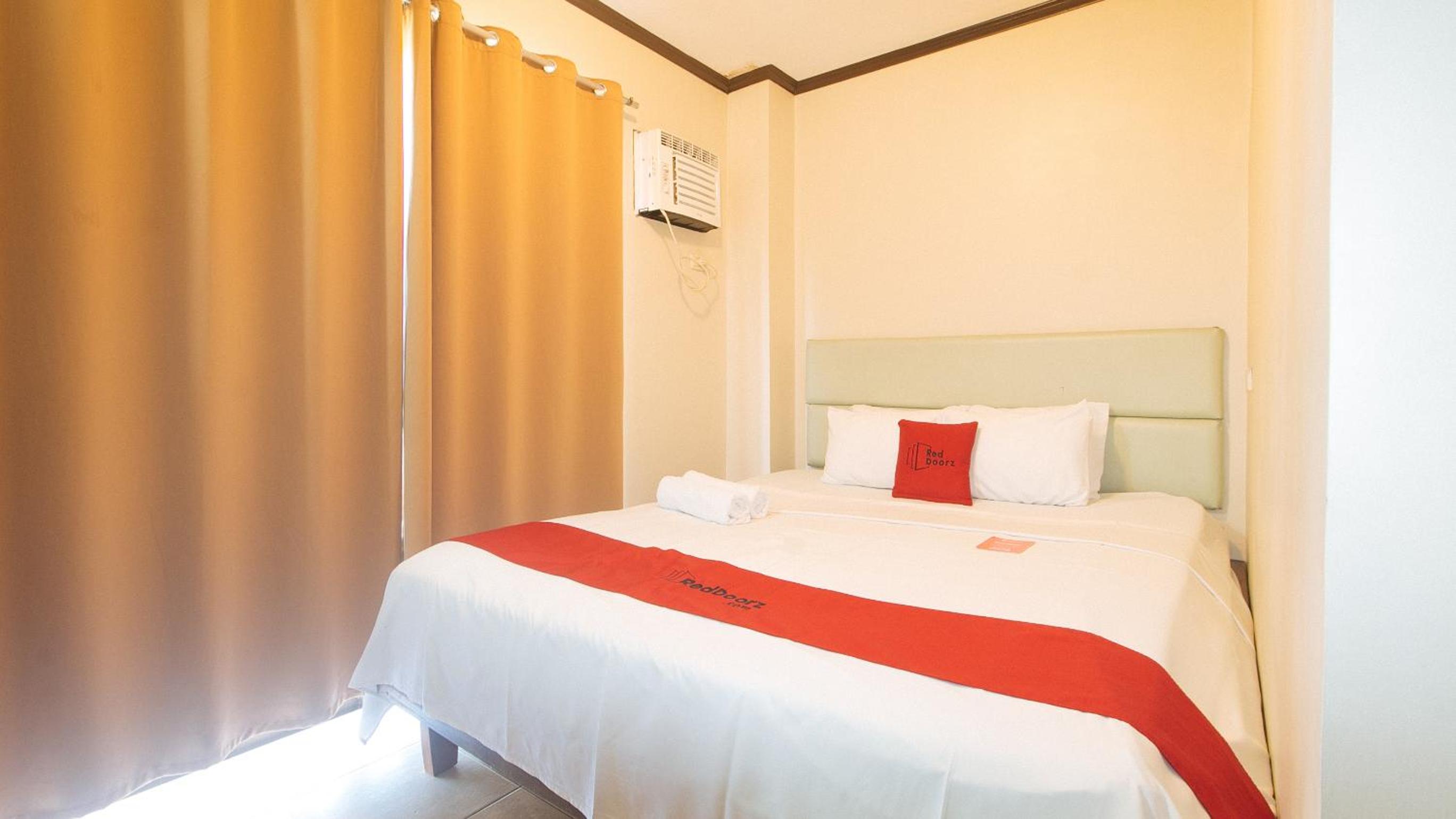 Standard Double Room - Photo 8