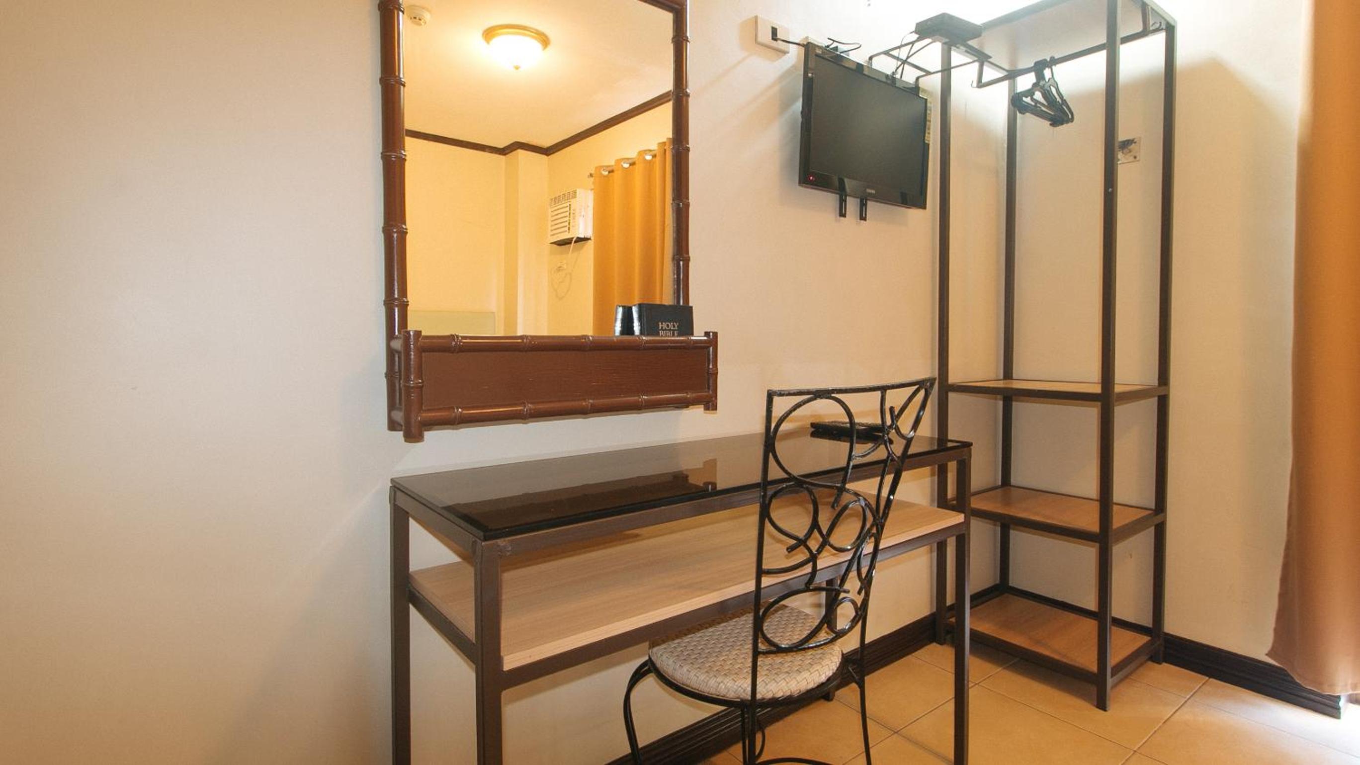 Standard Double Room - Photo 2