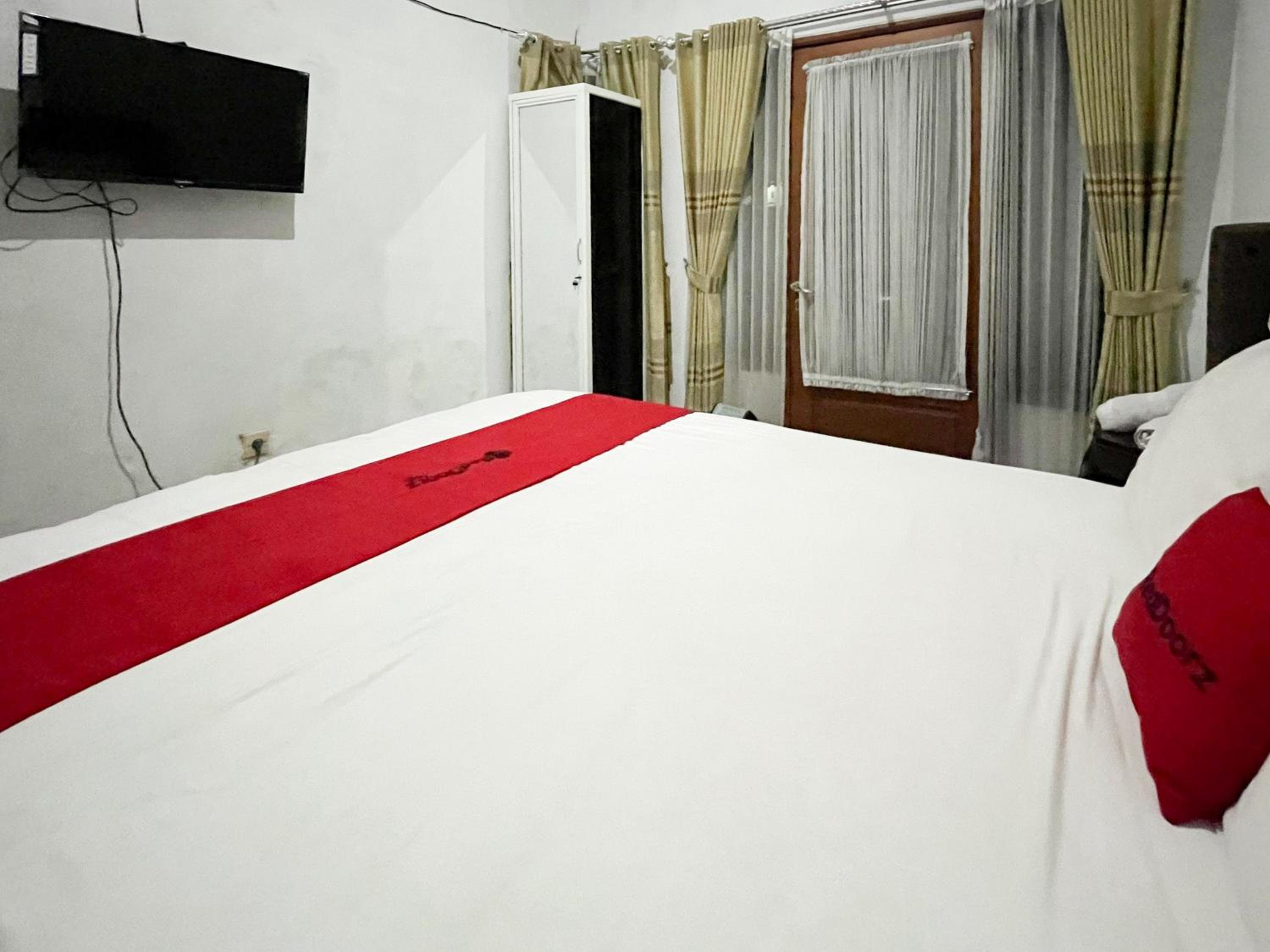 Deluxe Room - Photo 7