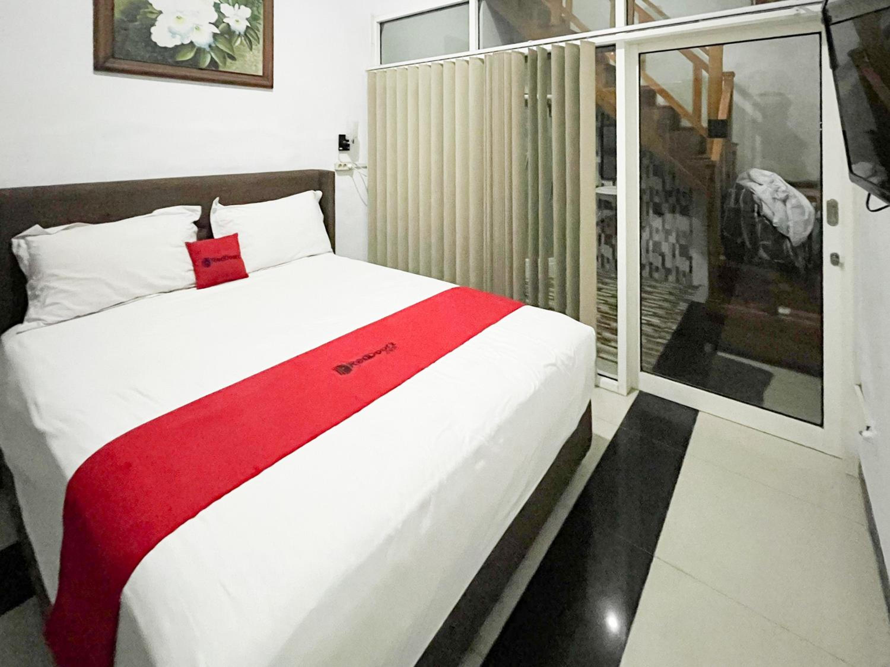 Deluxe Room - Photo 3