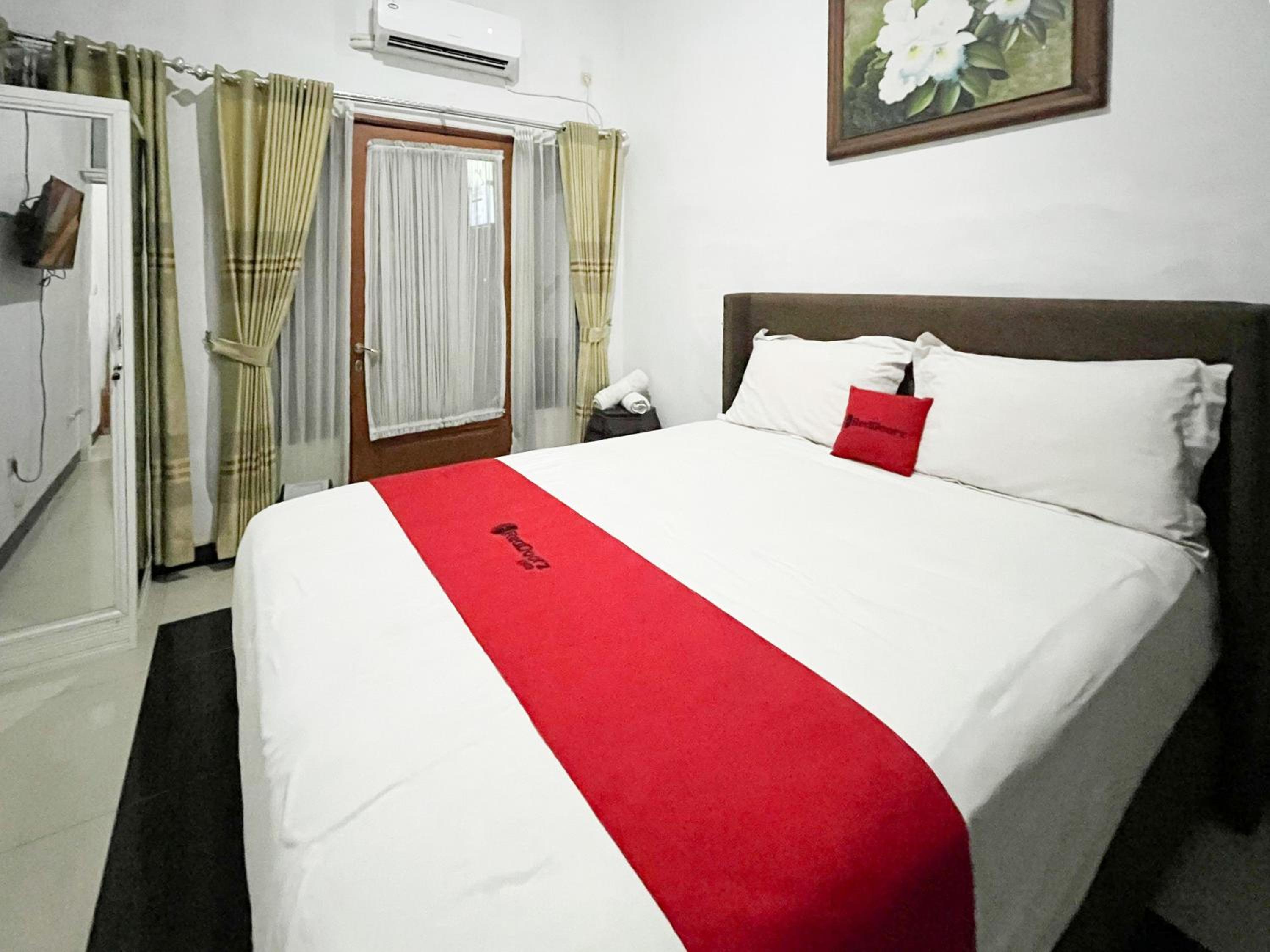 Deluxe Room - Photo 1