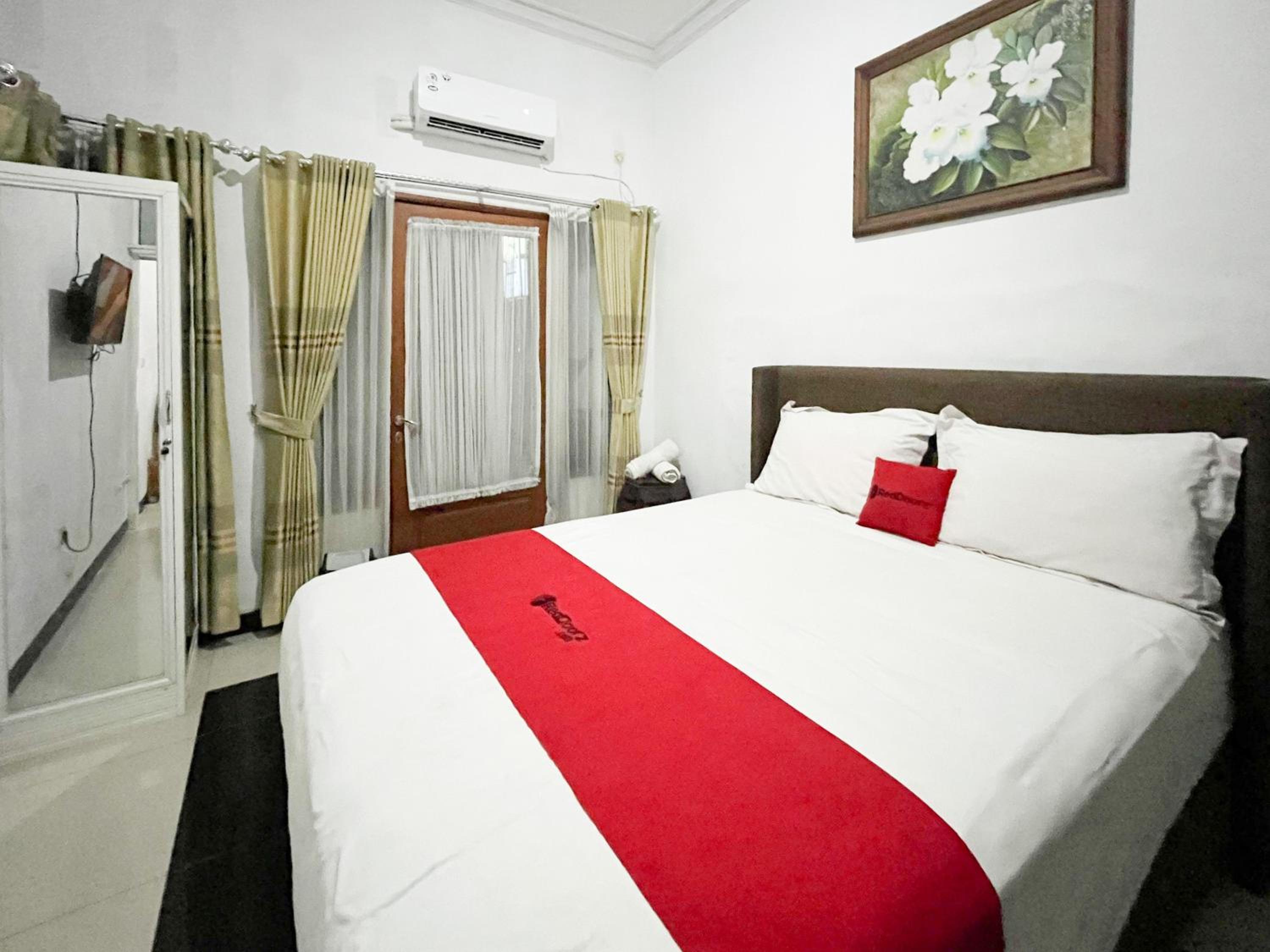 Deluxe Room - Photo 2
