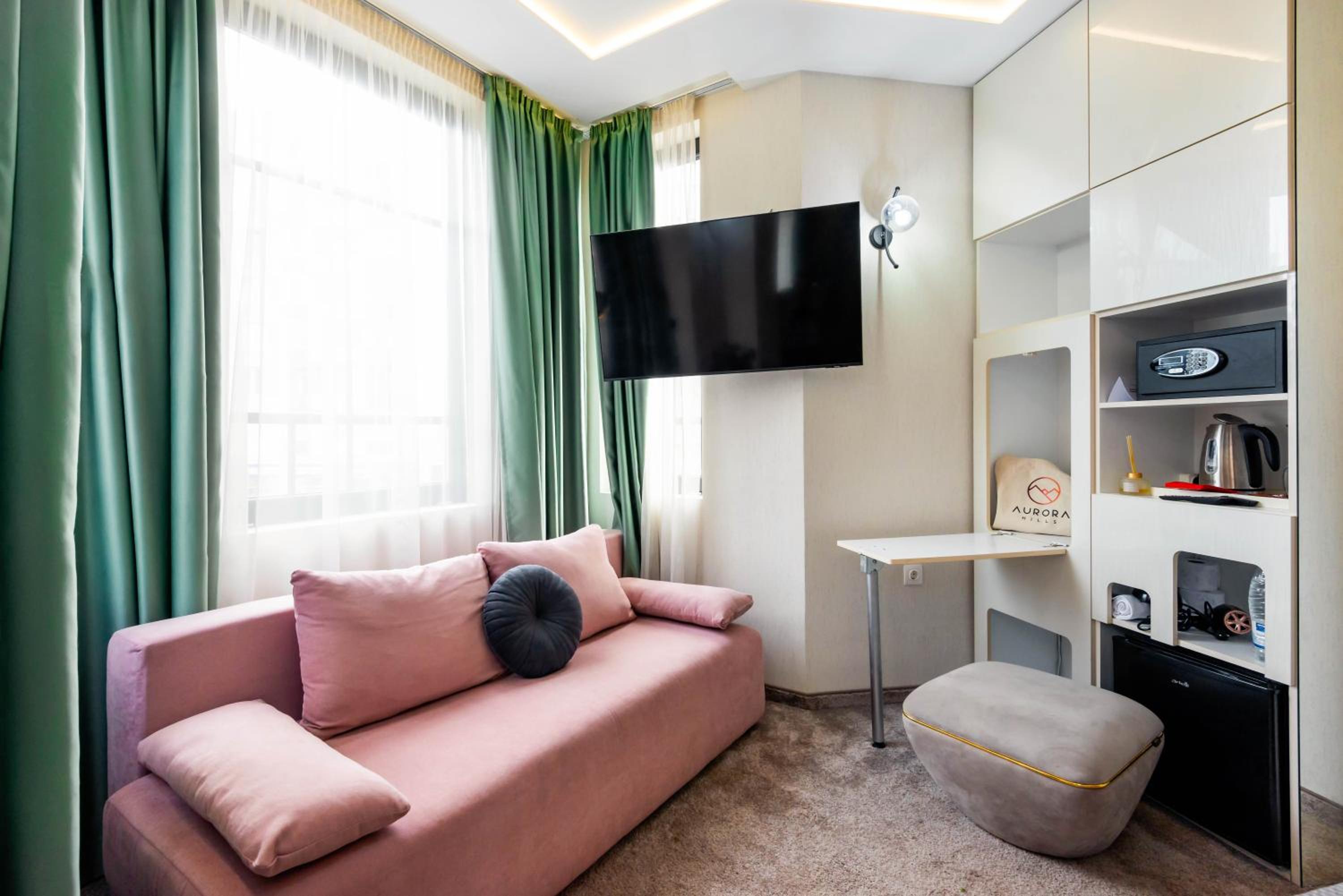 Large Double Room - Photo 3