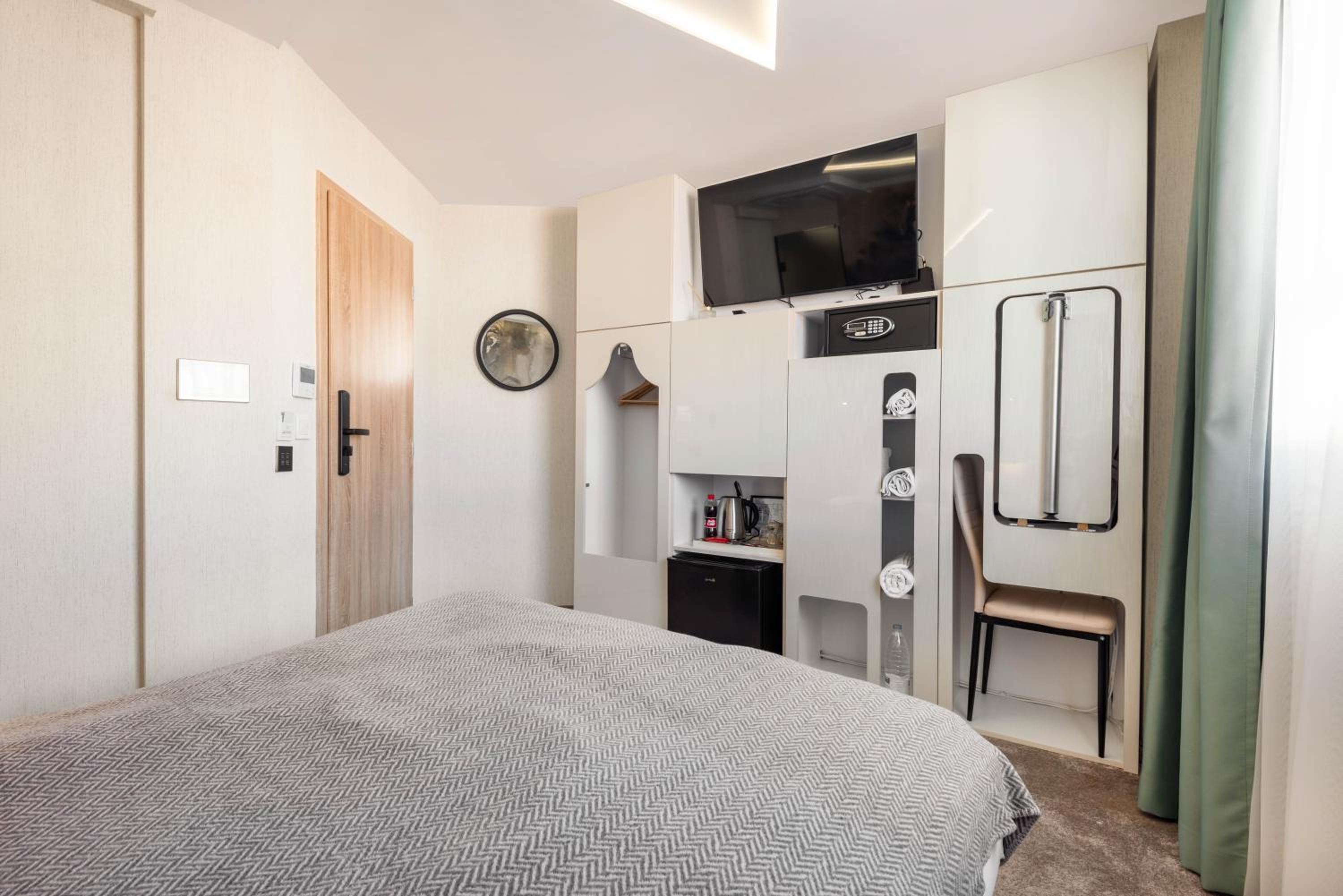 Deluxe Double Room - Photo 5