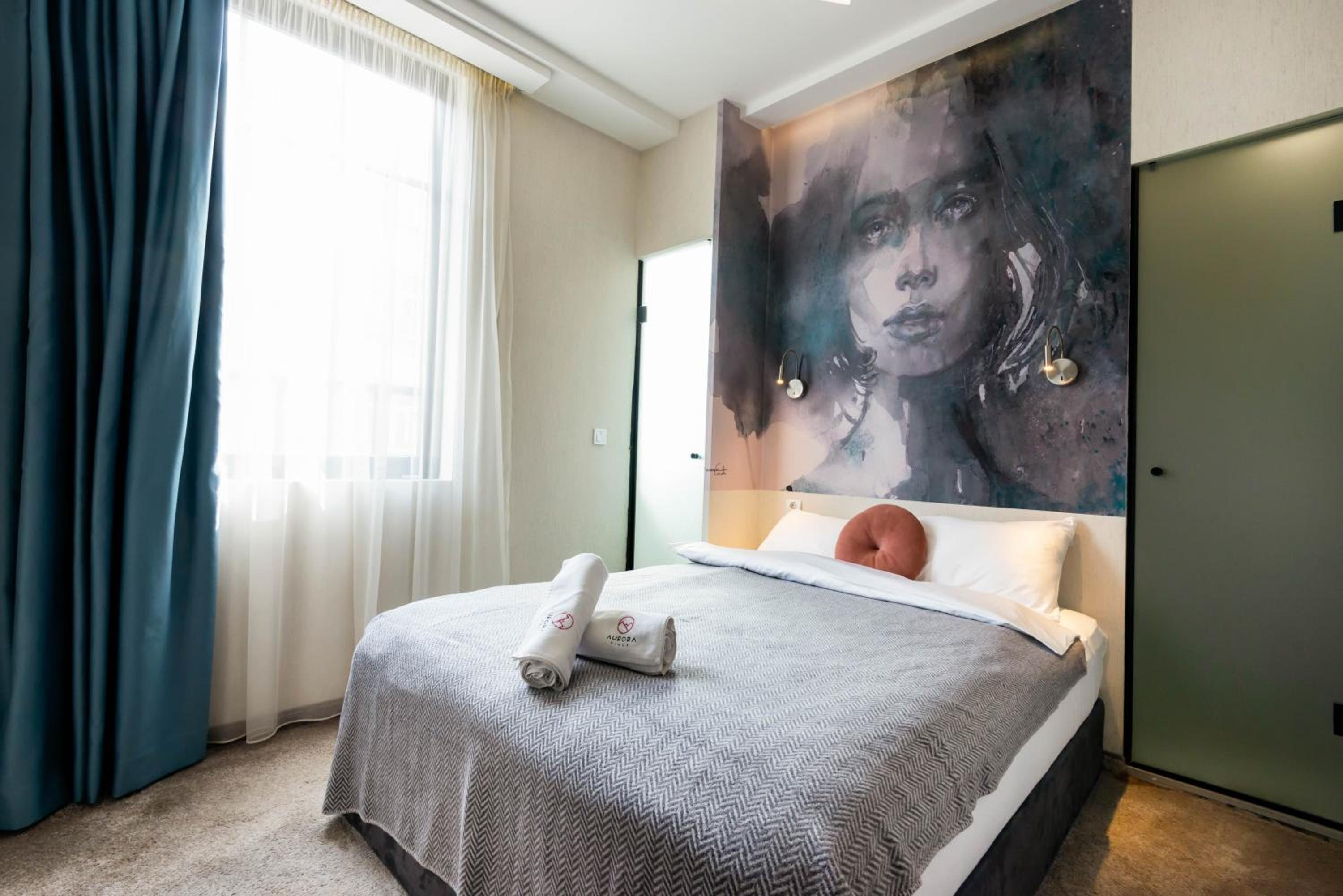 Deluxe Double Room - Photo 8