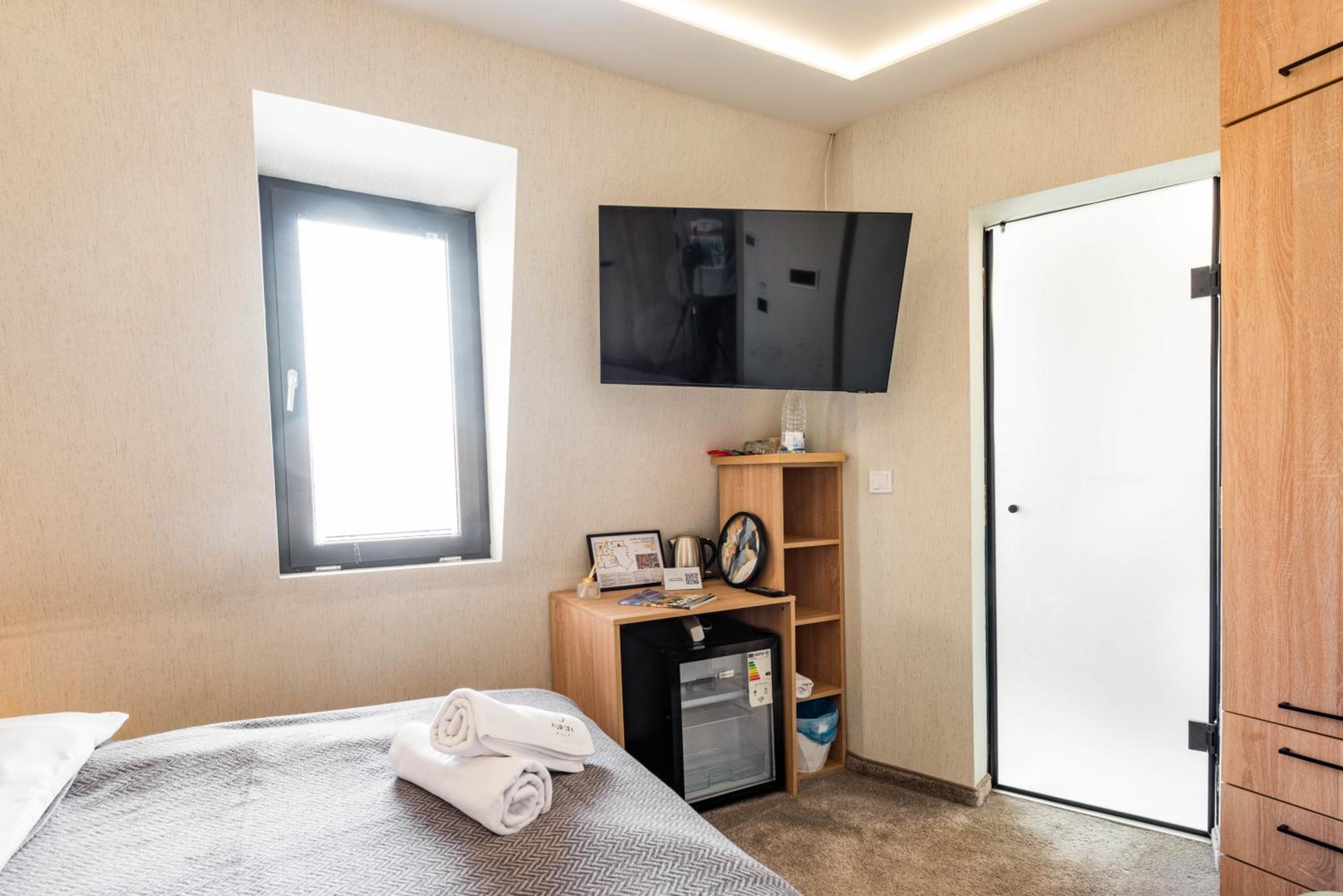 Double Room - Photo 3