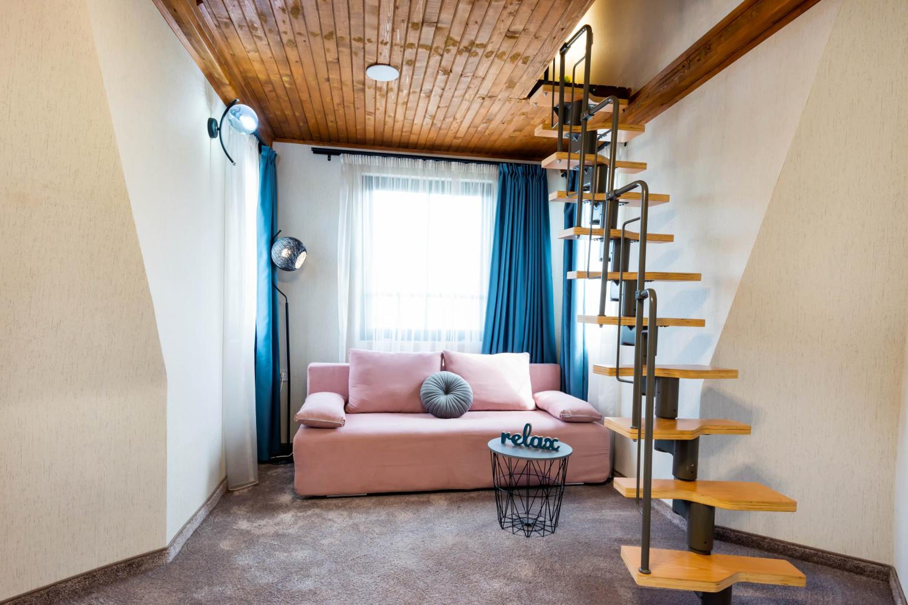 Classic Quadruple Room - Photo 9