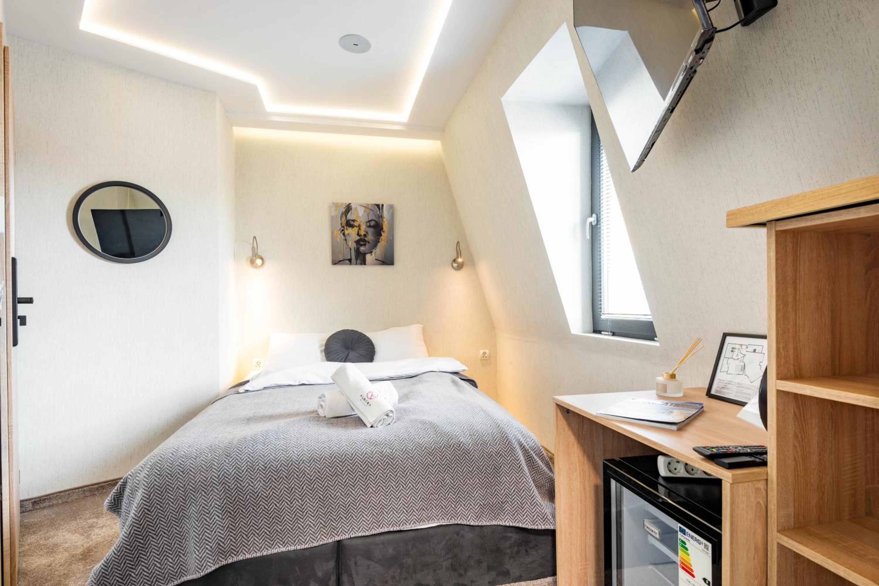 Double Room - Photo 5