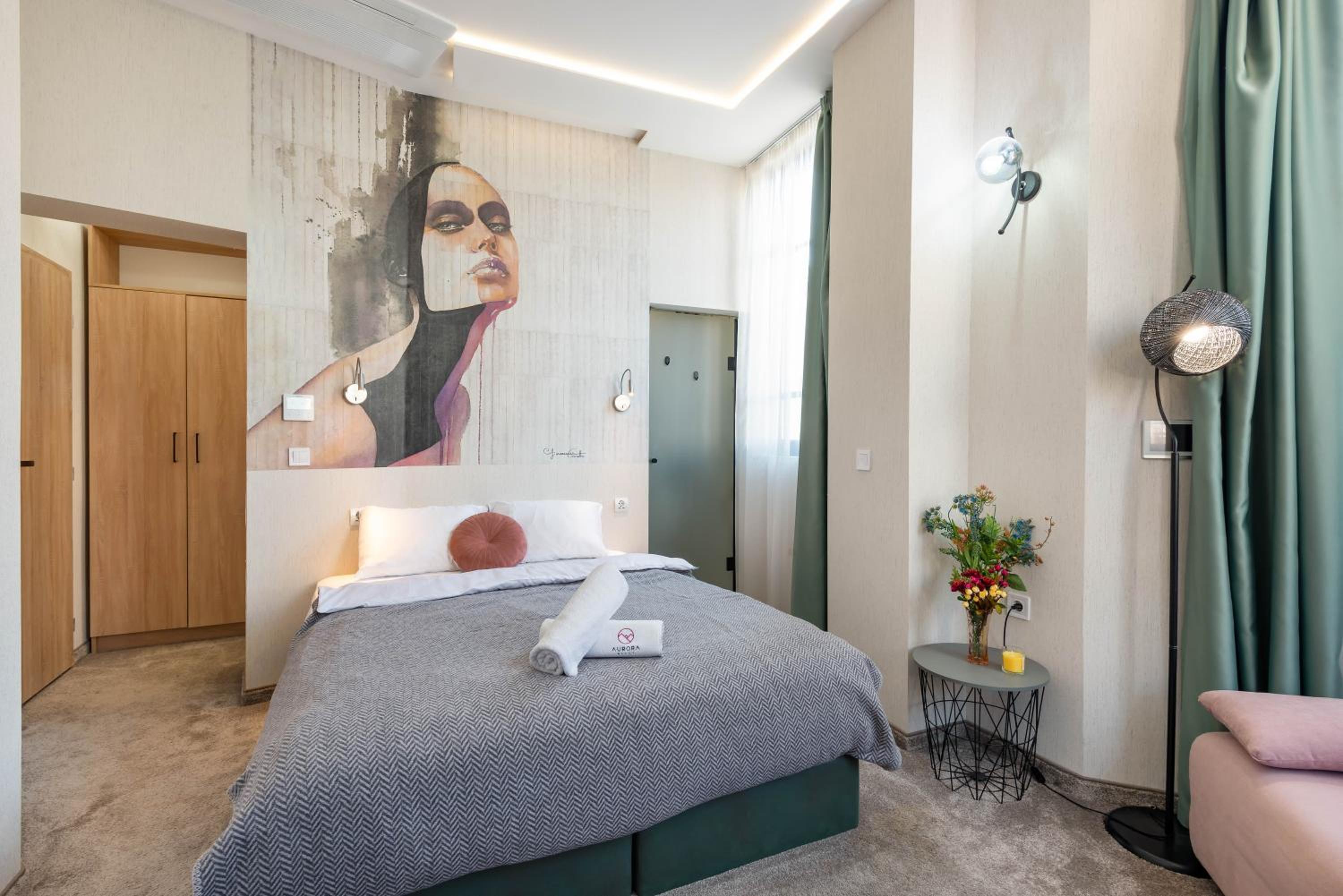 Large Double Room - Photo 13