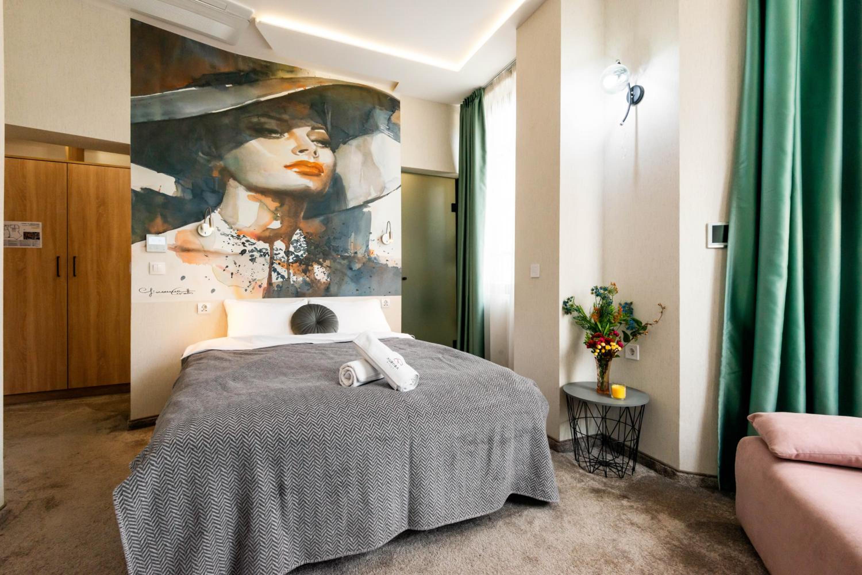 Large Double Room - Photo 14