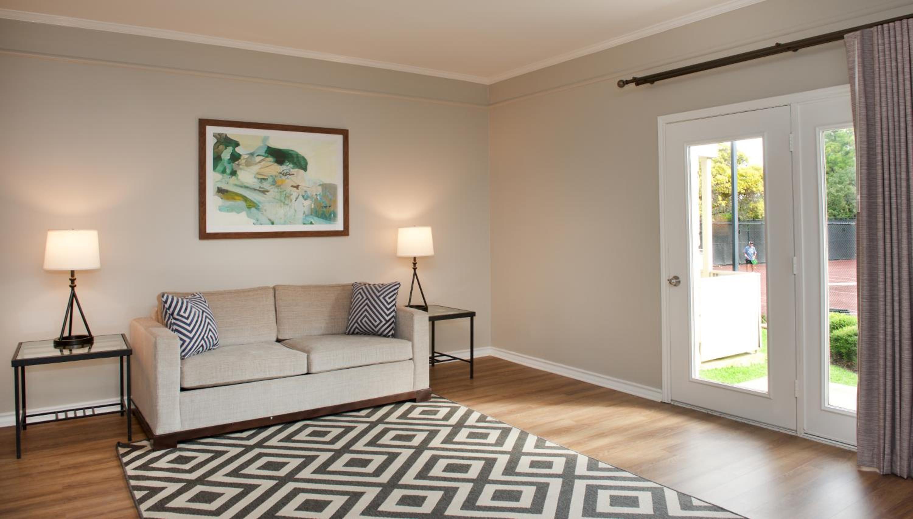 One-Bedroom Palm Villa - Photo 7