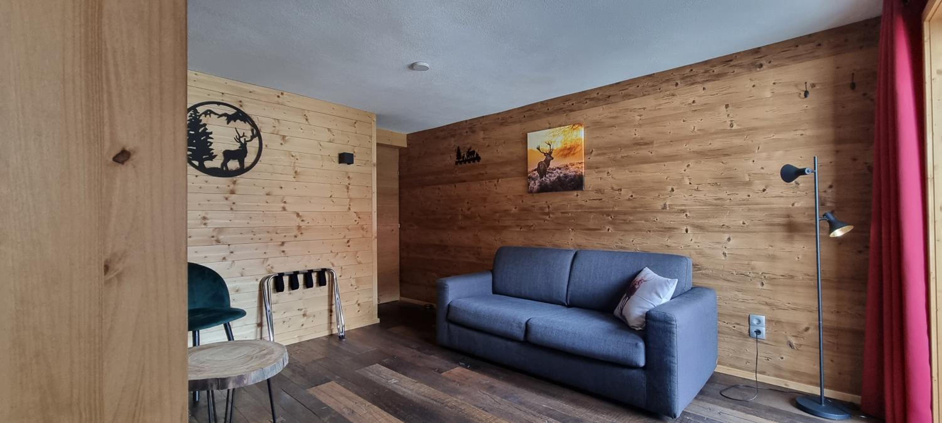 Deluxe King Suite photo 3