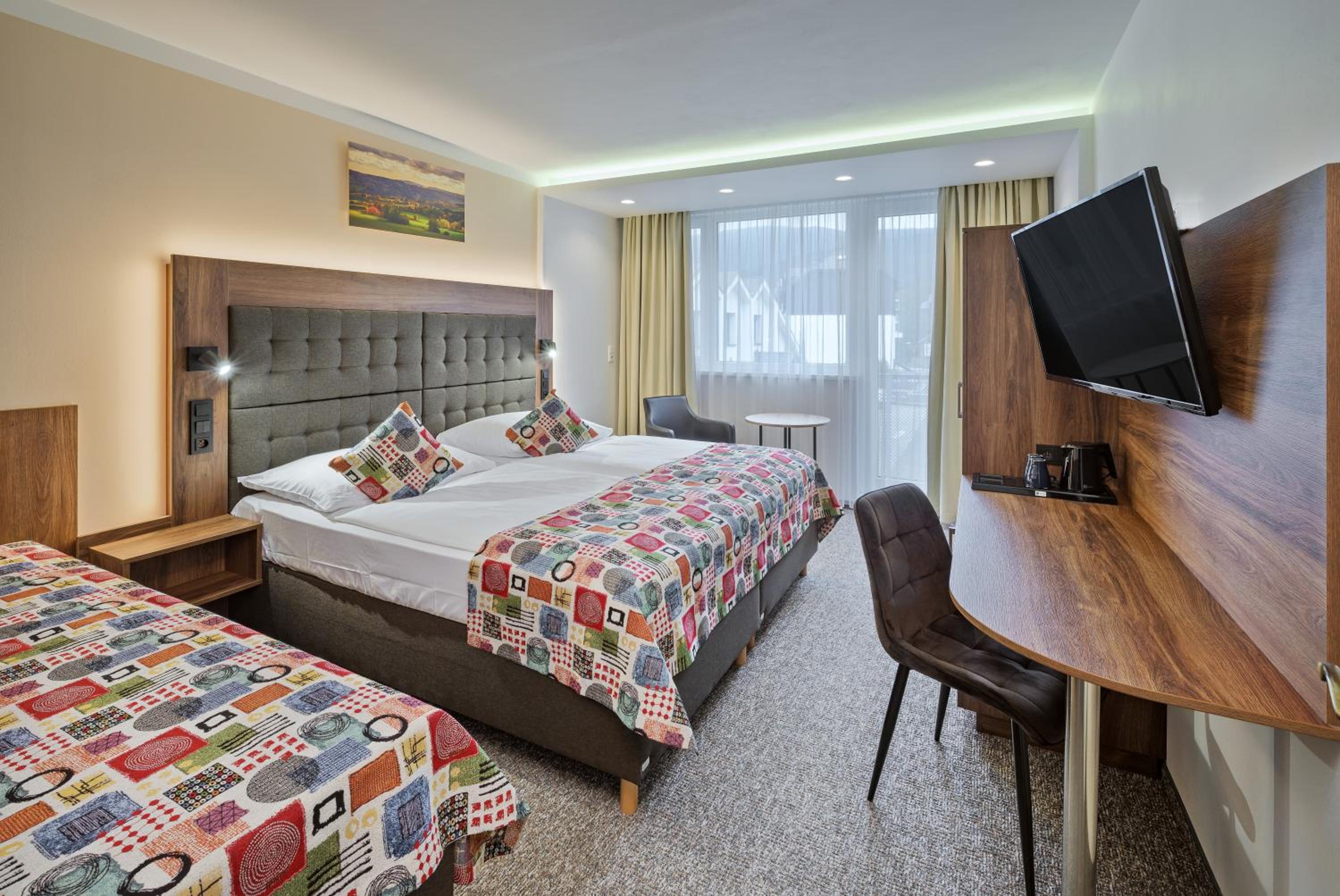 Comfort Double Room with Balcony - Photo 4