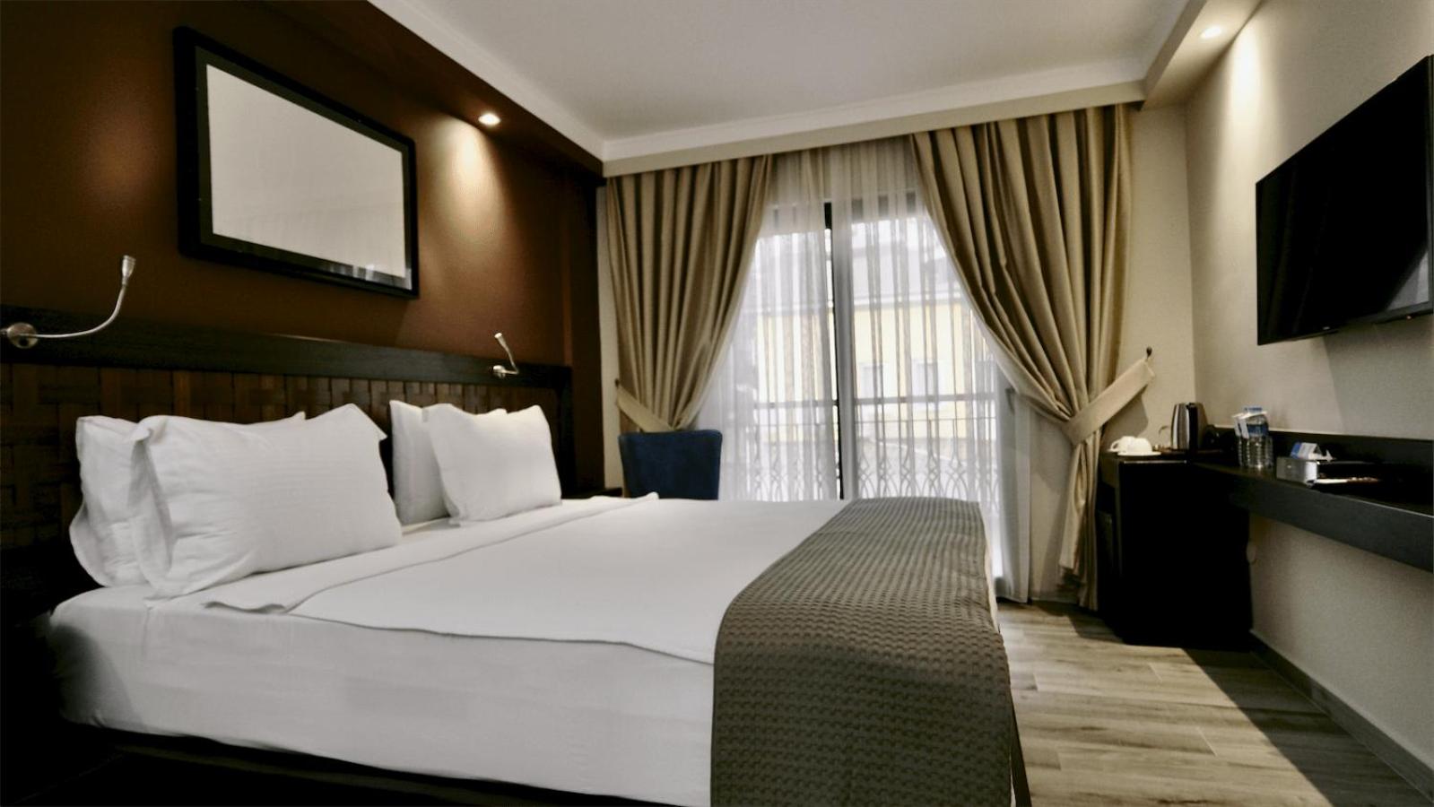 Deluxe Double Room - Photo 1