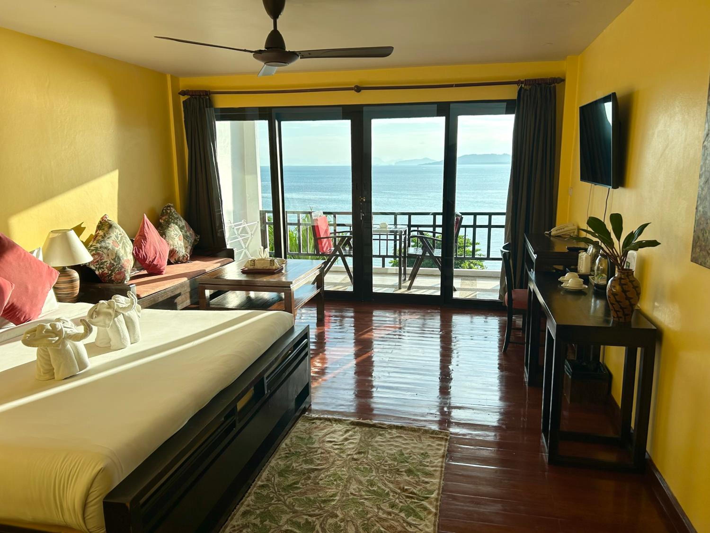Deluxe Double Room with Sea View - Photo 2