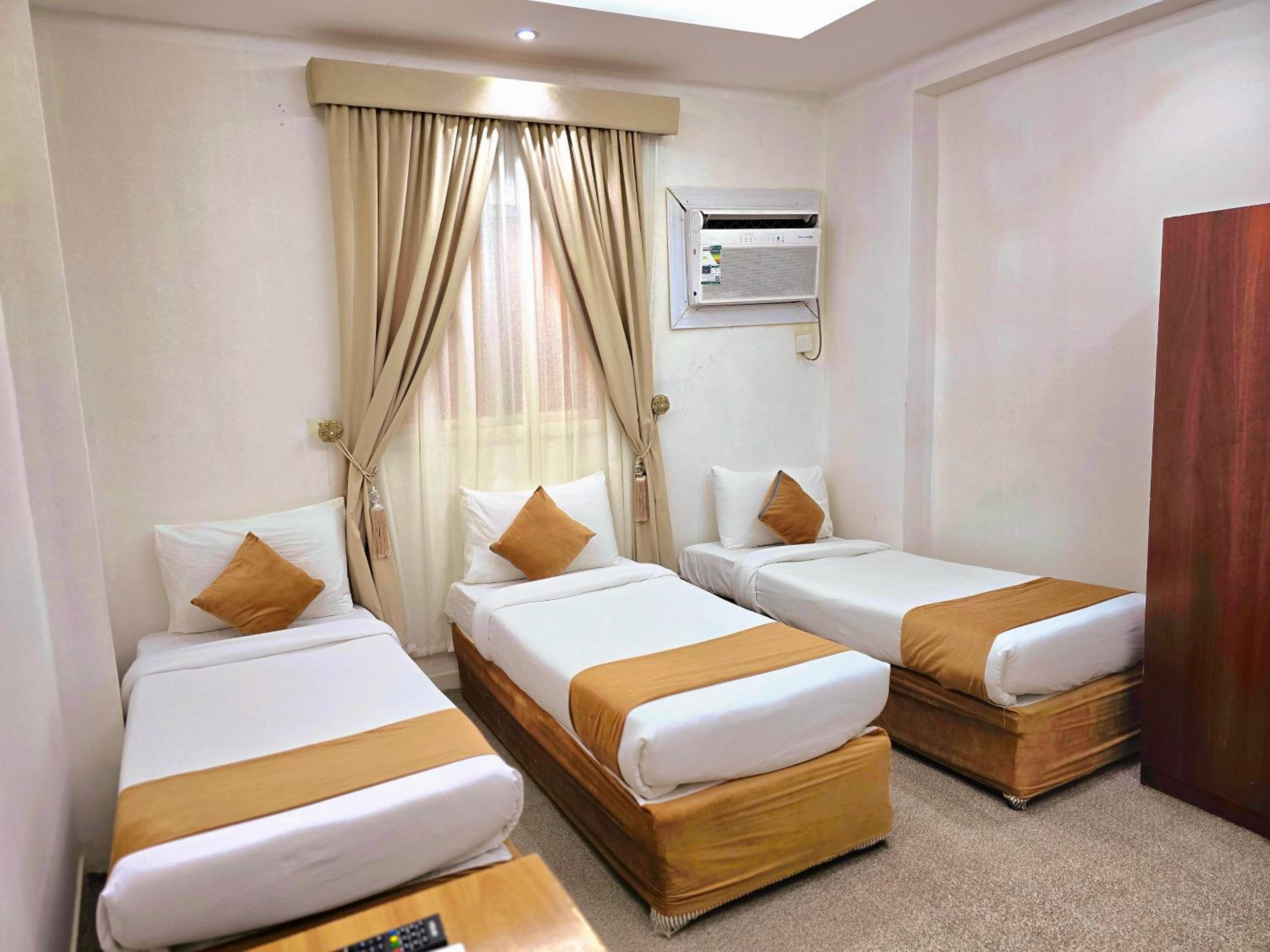 Triple Room with Private Bathroom