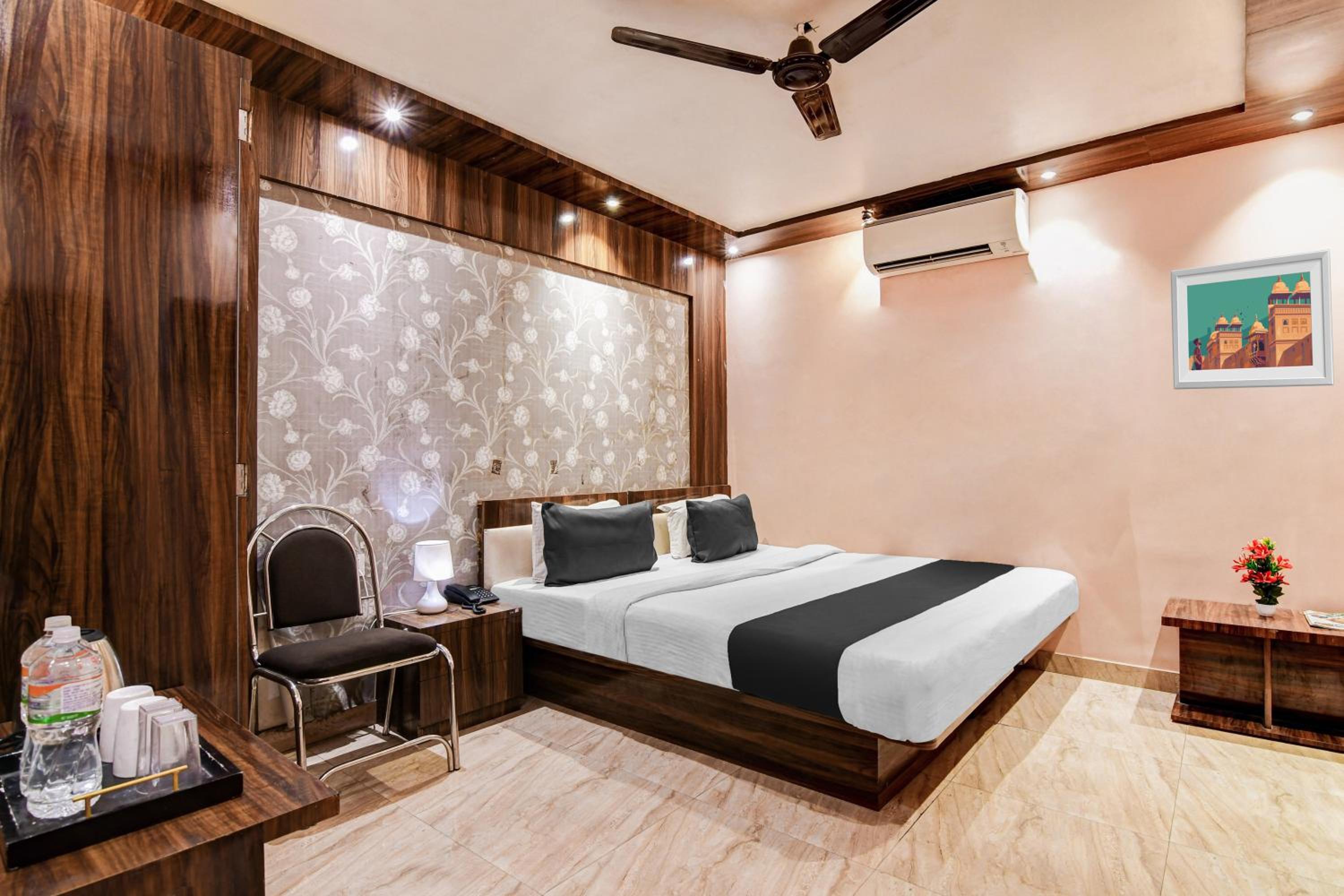 Classic Triple Room photo 2