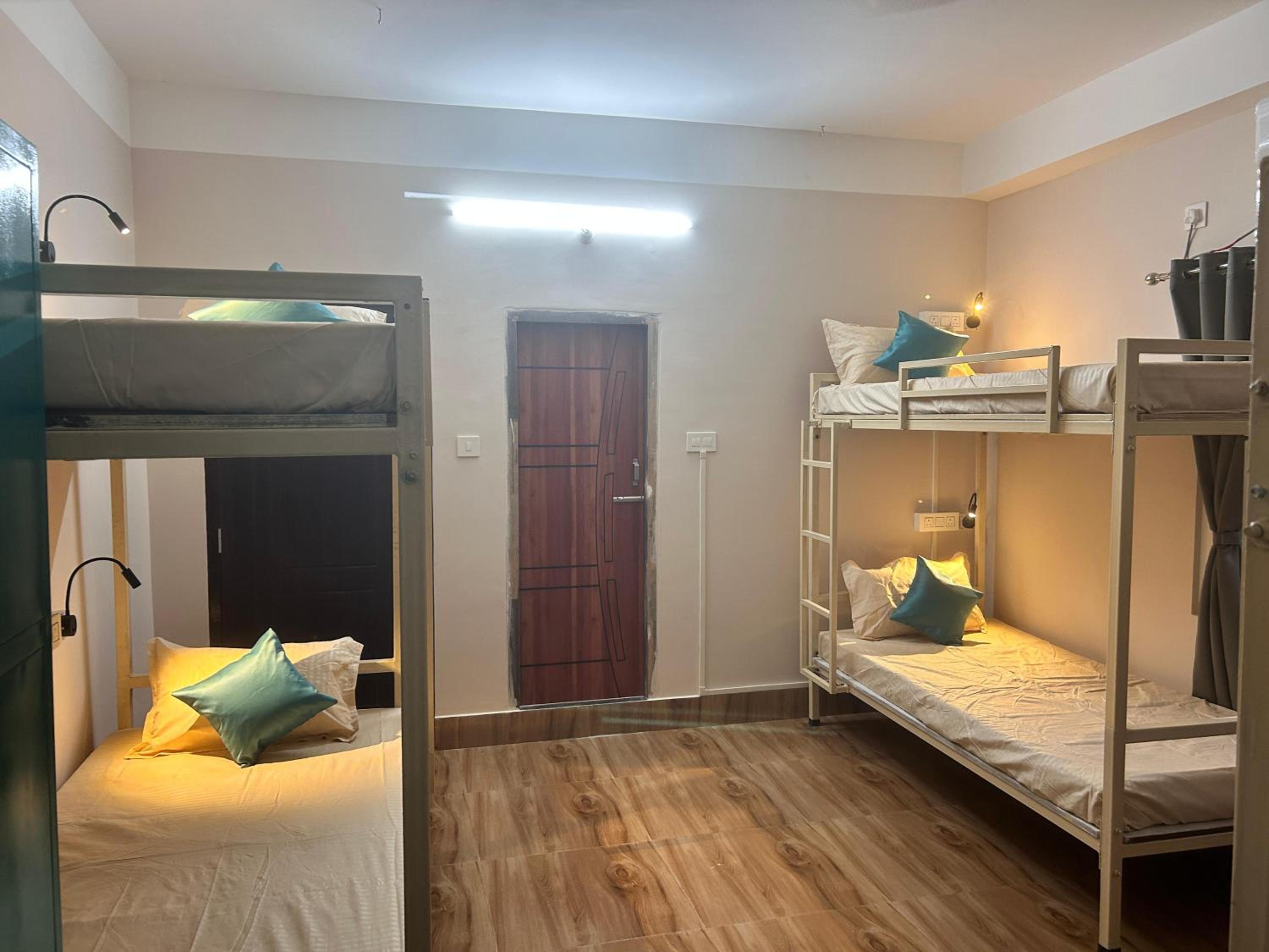Bed in 6-Bed Mixed Dormitory Room photo 1