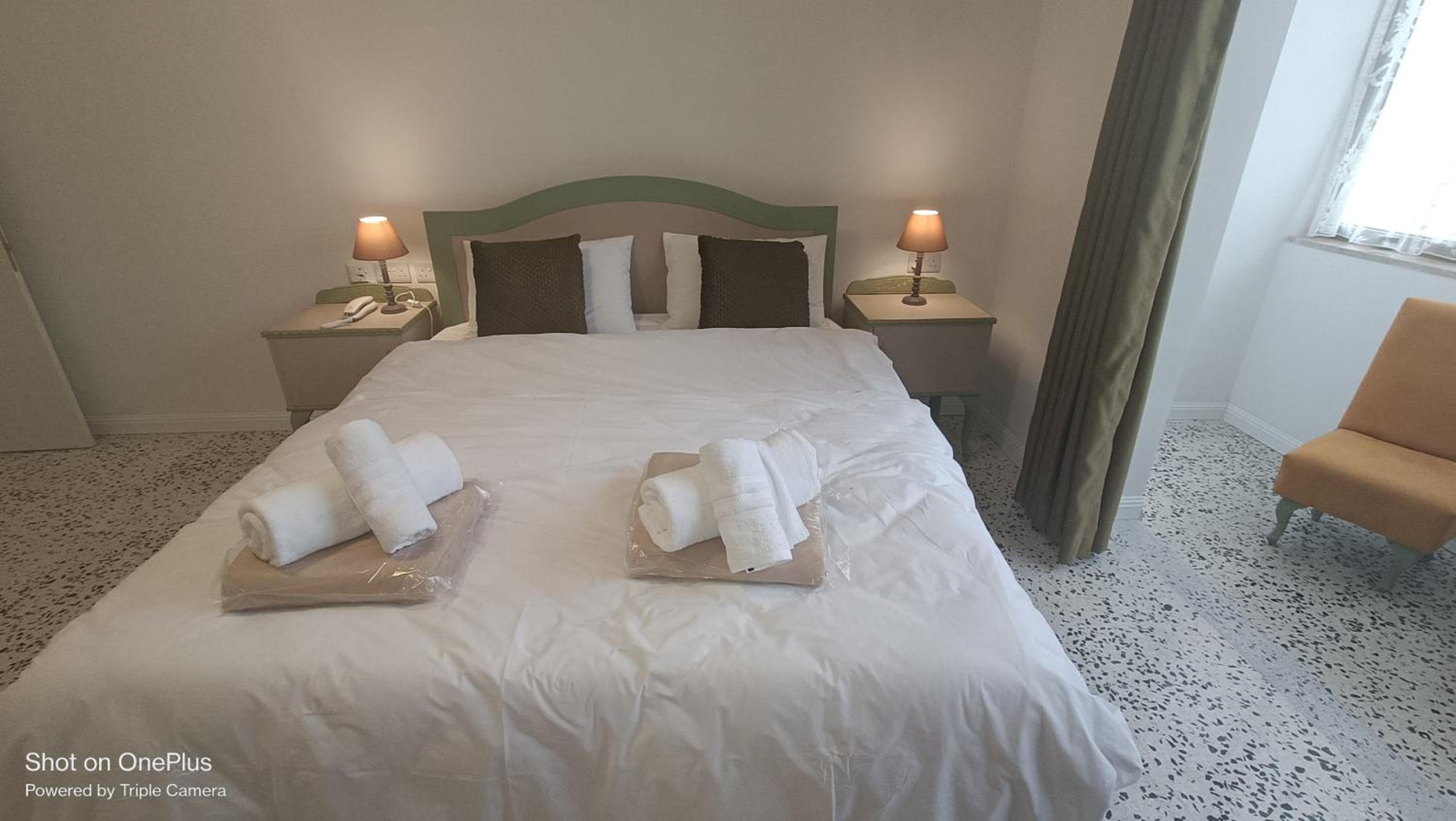 Deluxe Double Room with Shower photo 2
