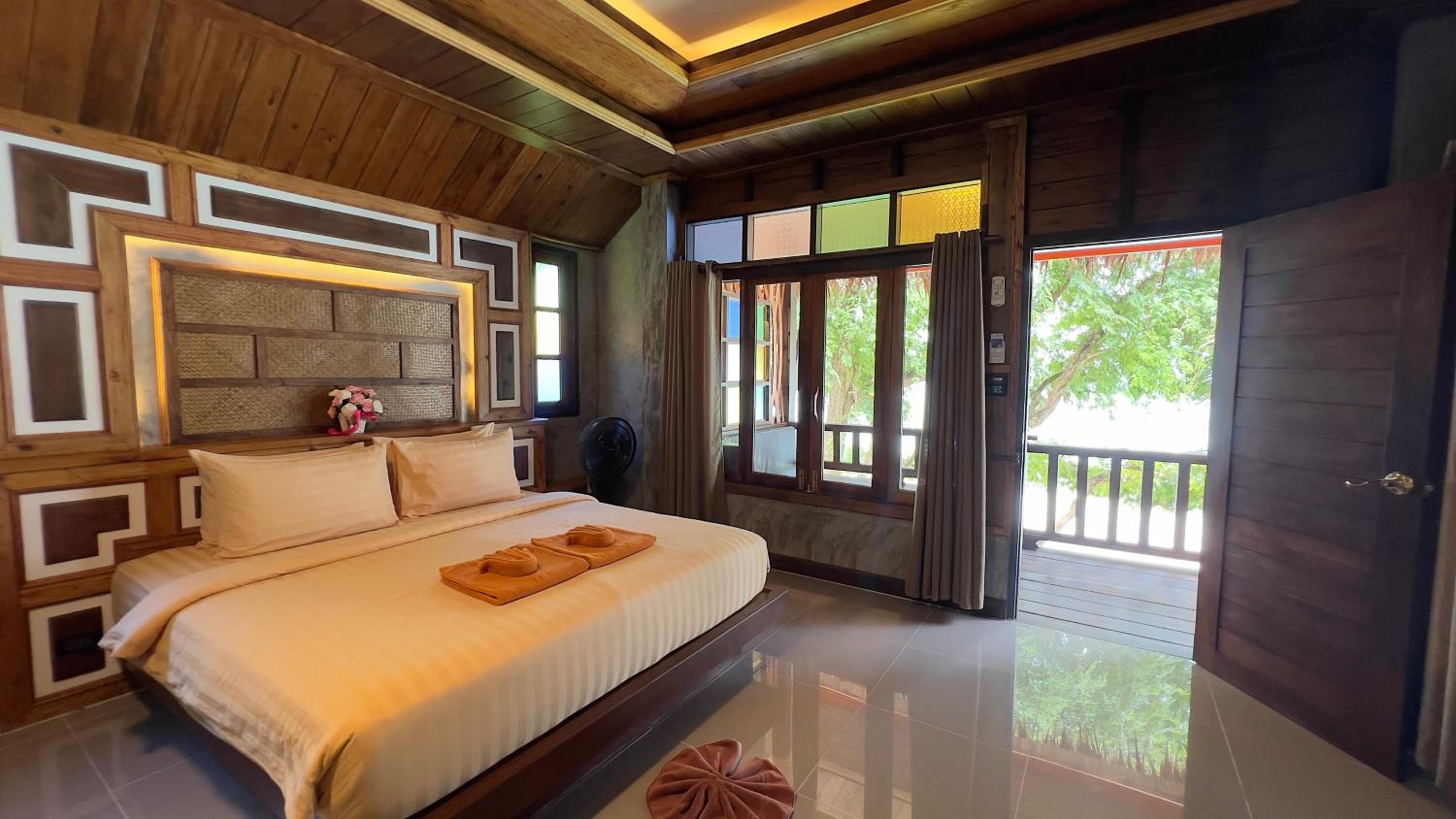 Beach Front Bungalow - Air Conditioning - Photo 9