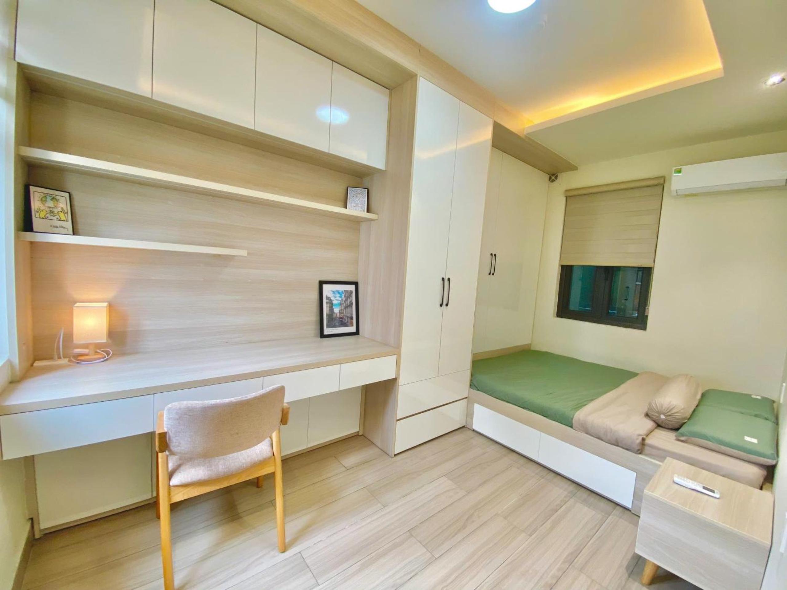 One-Bedroom Apartment photo 1