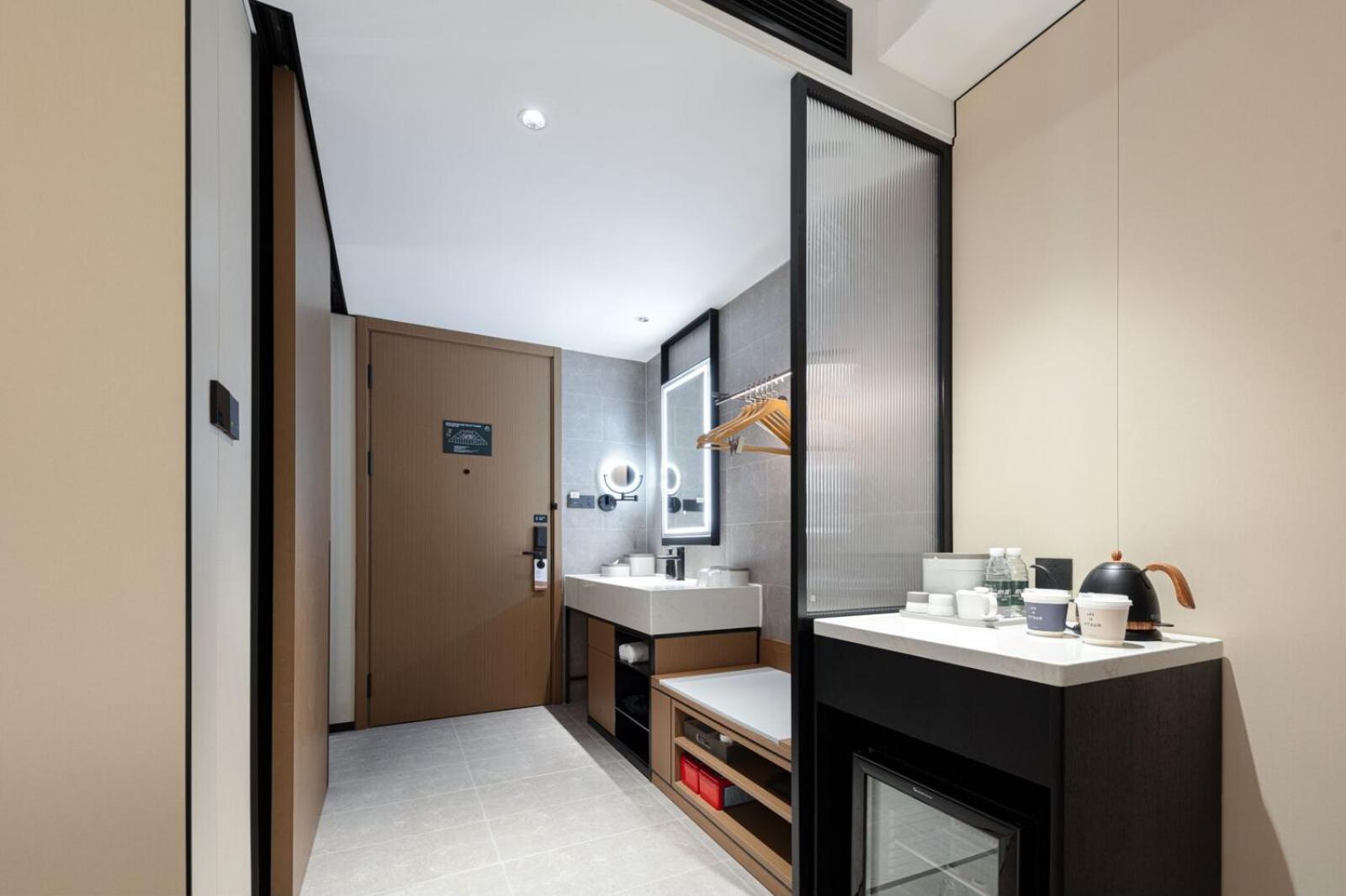 Superior Twin Room with View photo 3