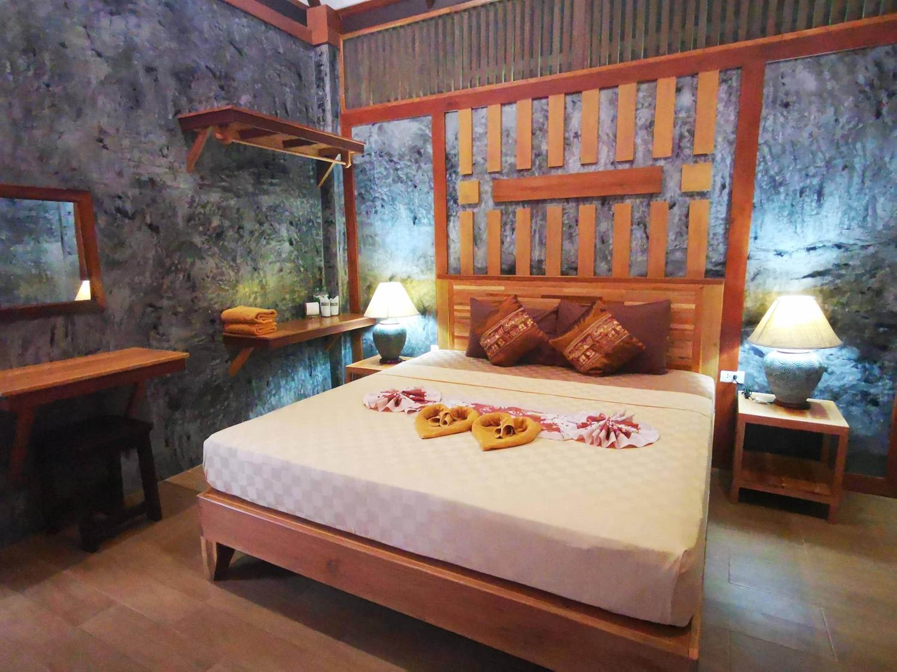 Two-Bedroom Bungalow -Air Conditioning - Photo 1