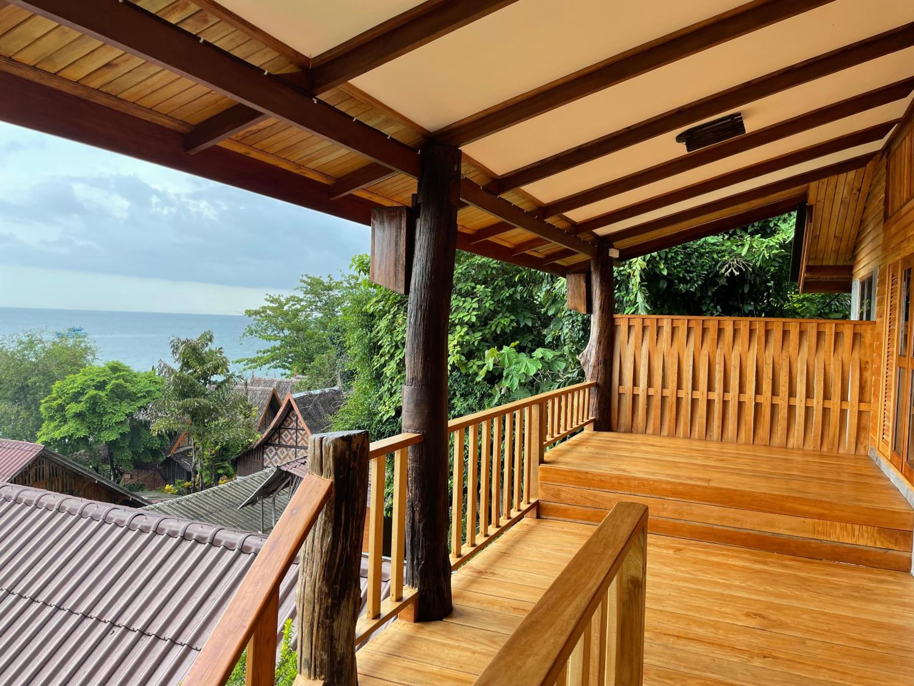 Two-Bedroom Bungalow -Air Conditioning - Photo 2