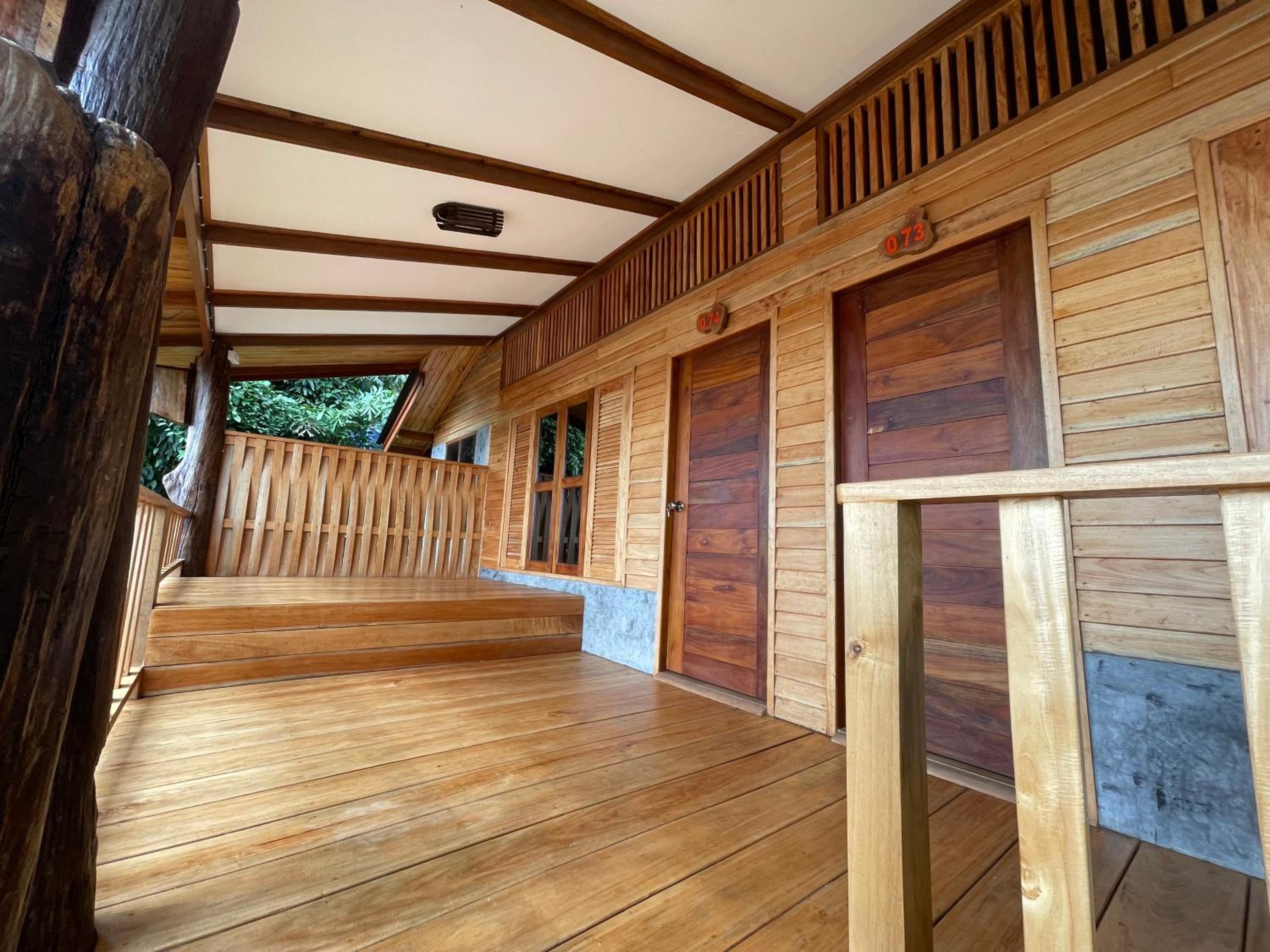 Two-Bedroom Bungalow -Air Conditioning - Photo 3