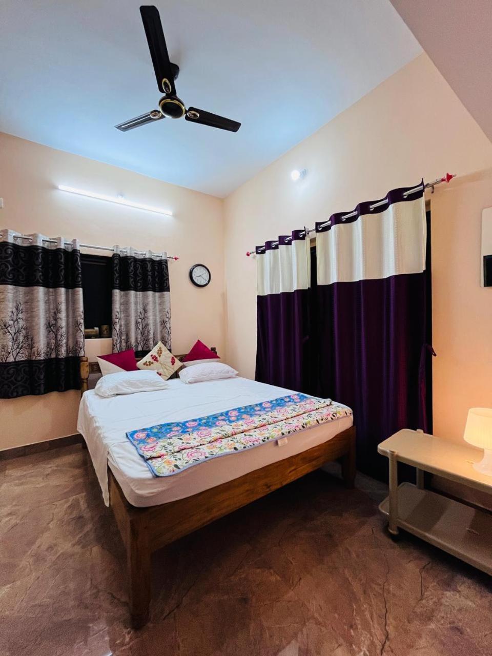 Double Room With Balcony (2 Adults + 1 Child) photo 2