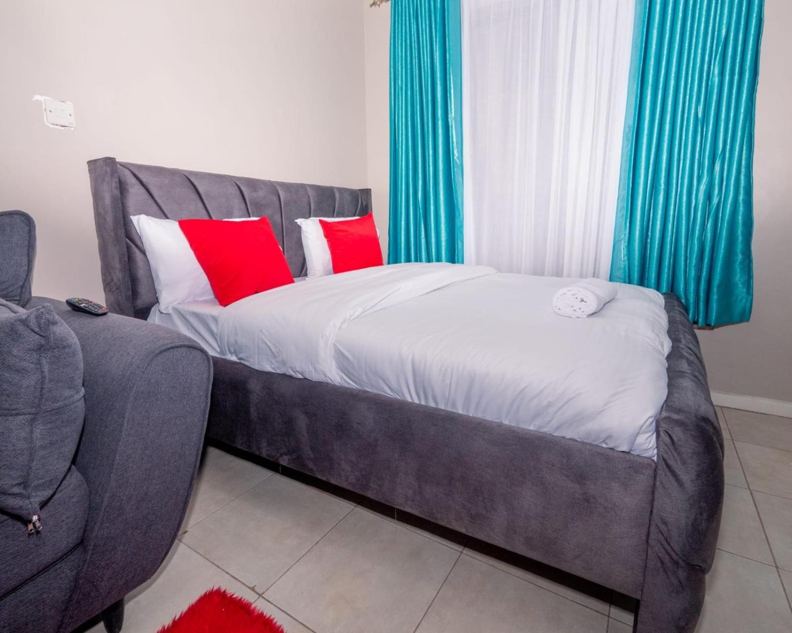Single Room with Private Bathroom photo 2