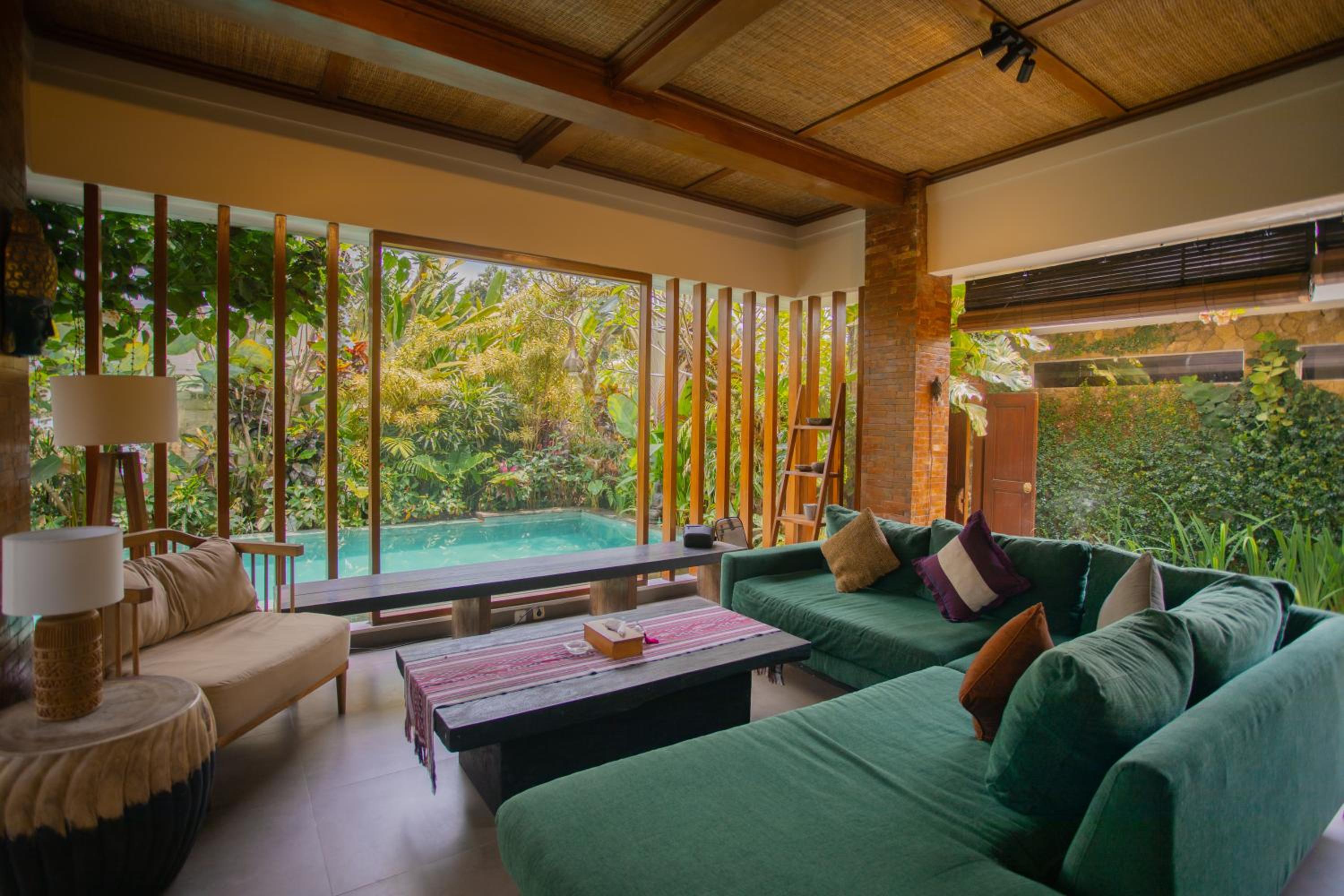 Villa photo 3