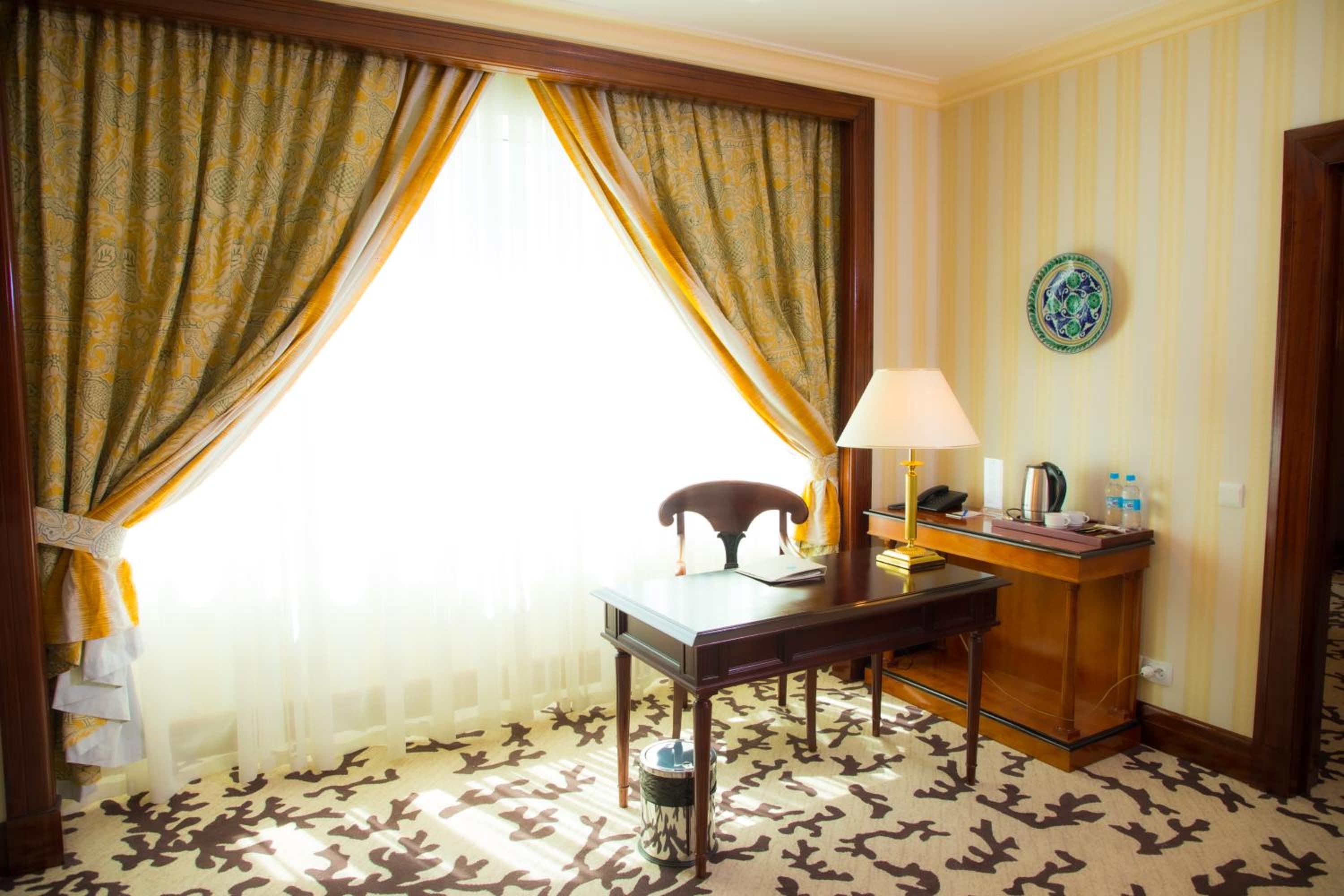 Suite - Photo 14