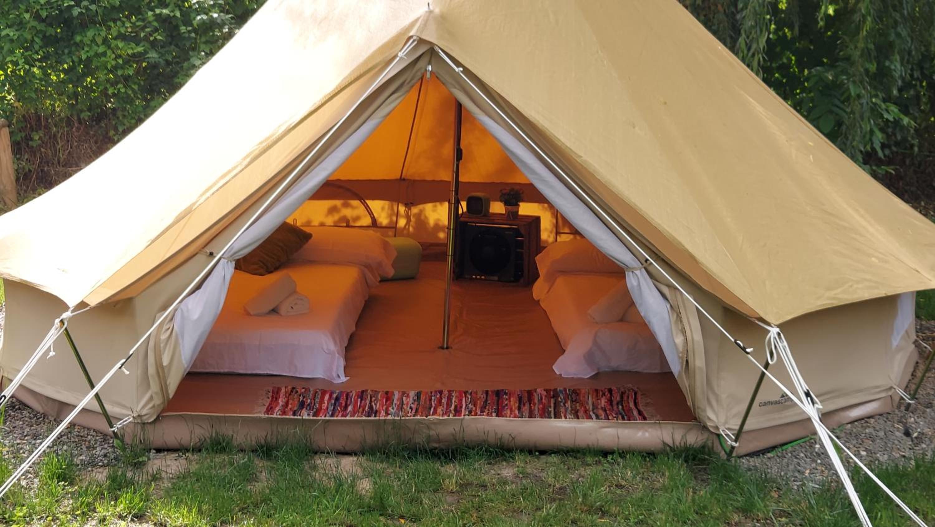 Tent - Photo 2
