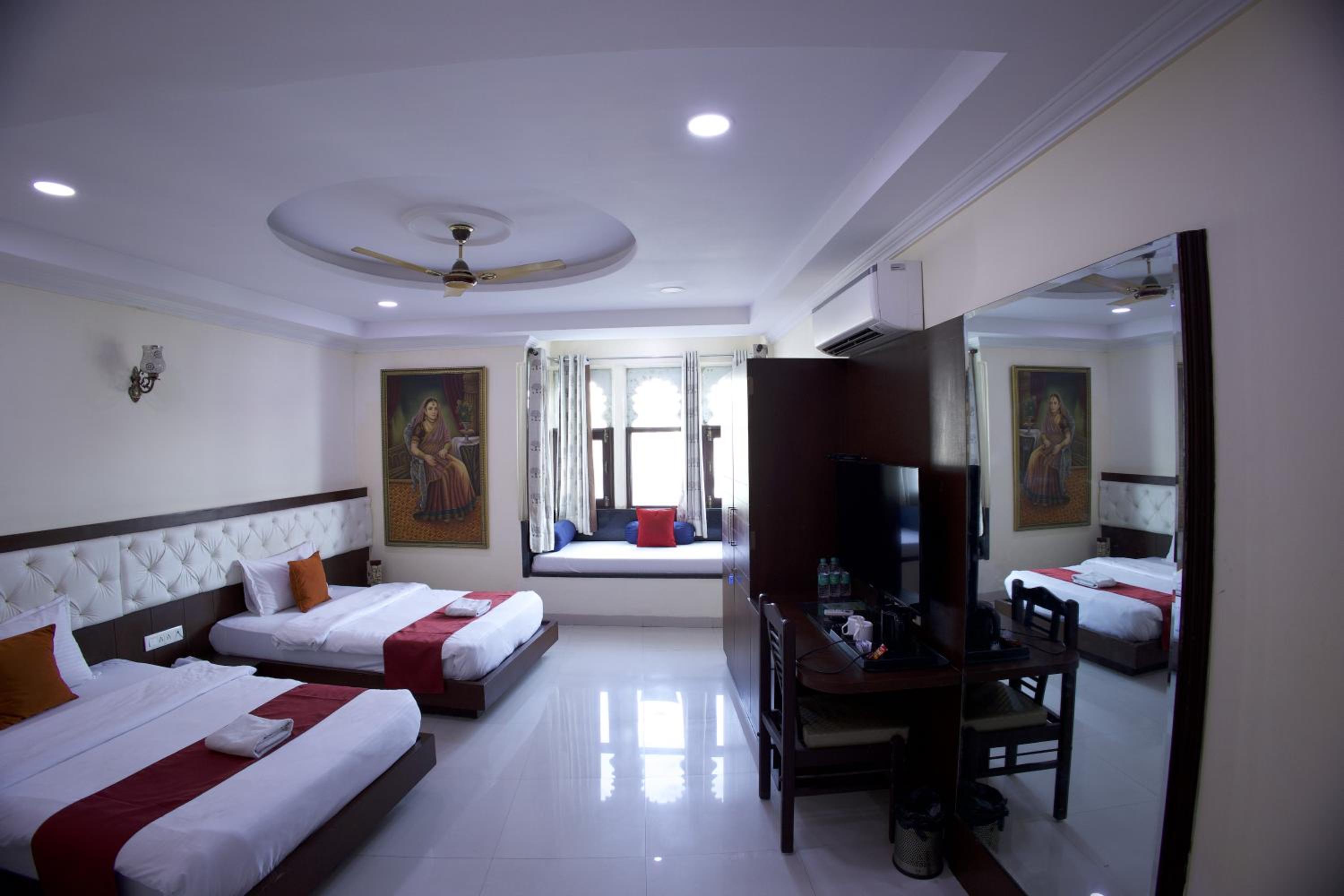 Deluxe Double or Twin Room with Lake View - Photo 27