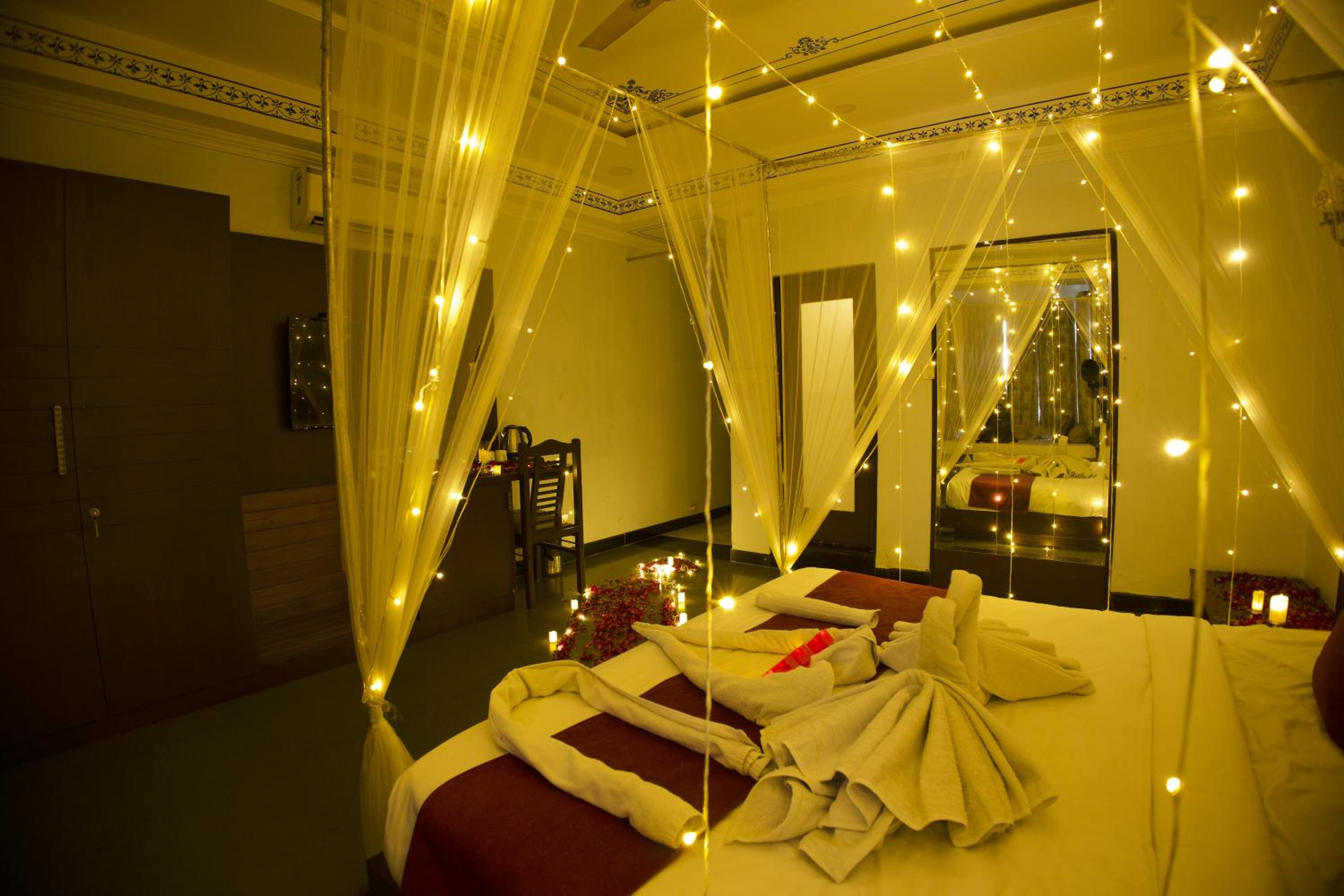 Deluxe Double or Twin Room with Lake View - Photo 9