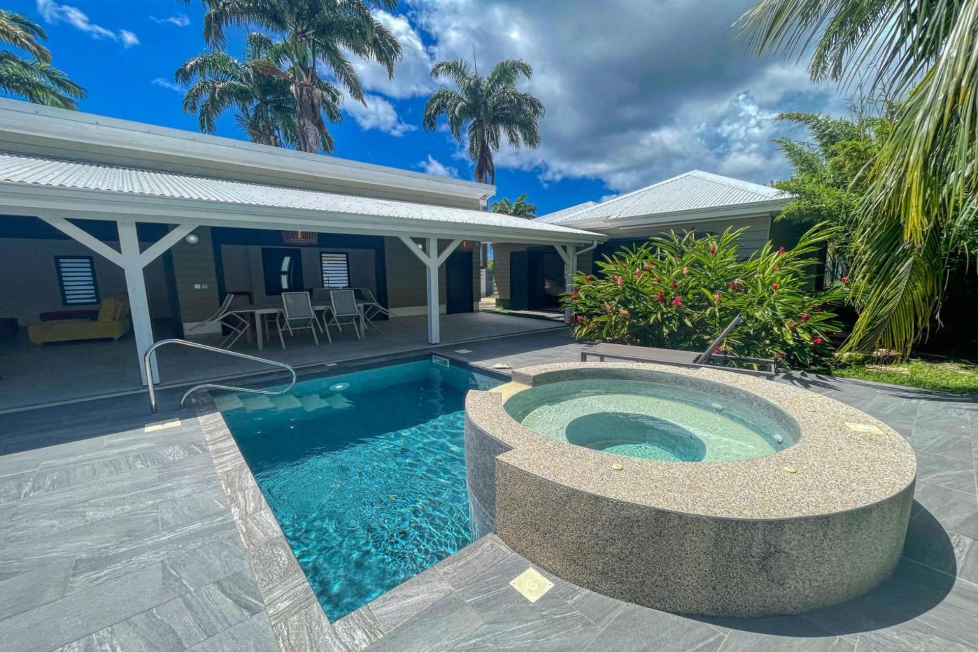 Superior Villa photo 2