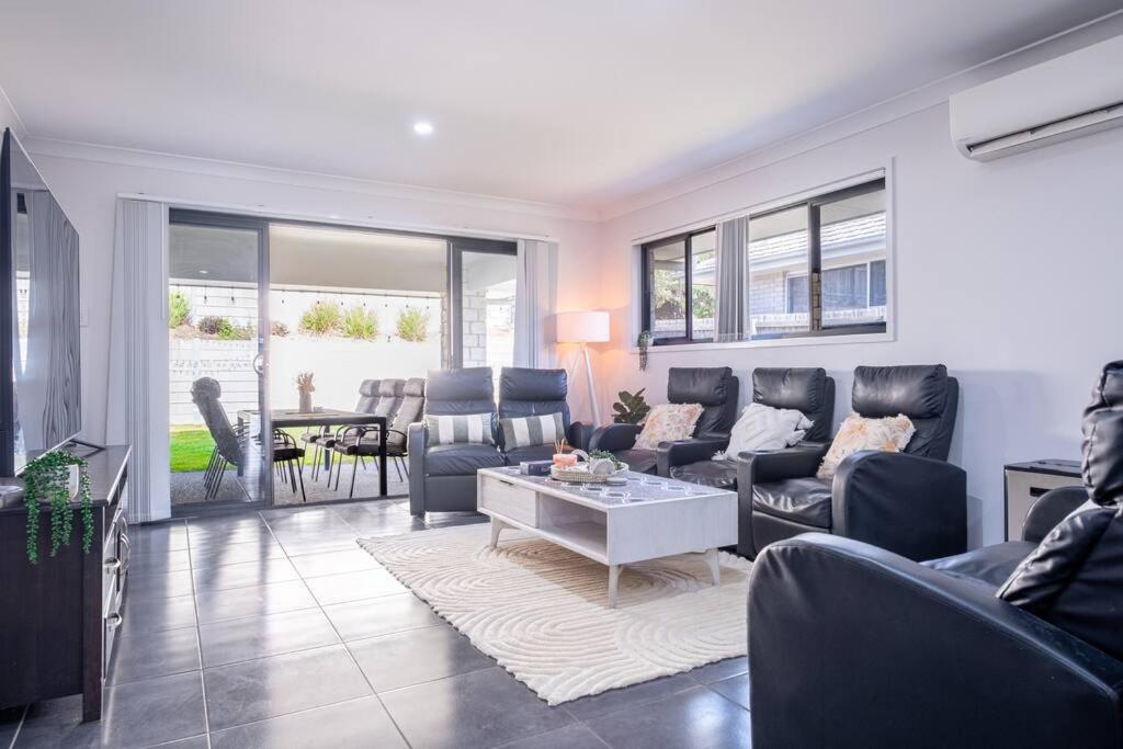 Four-Bedroom House photo 1