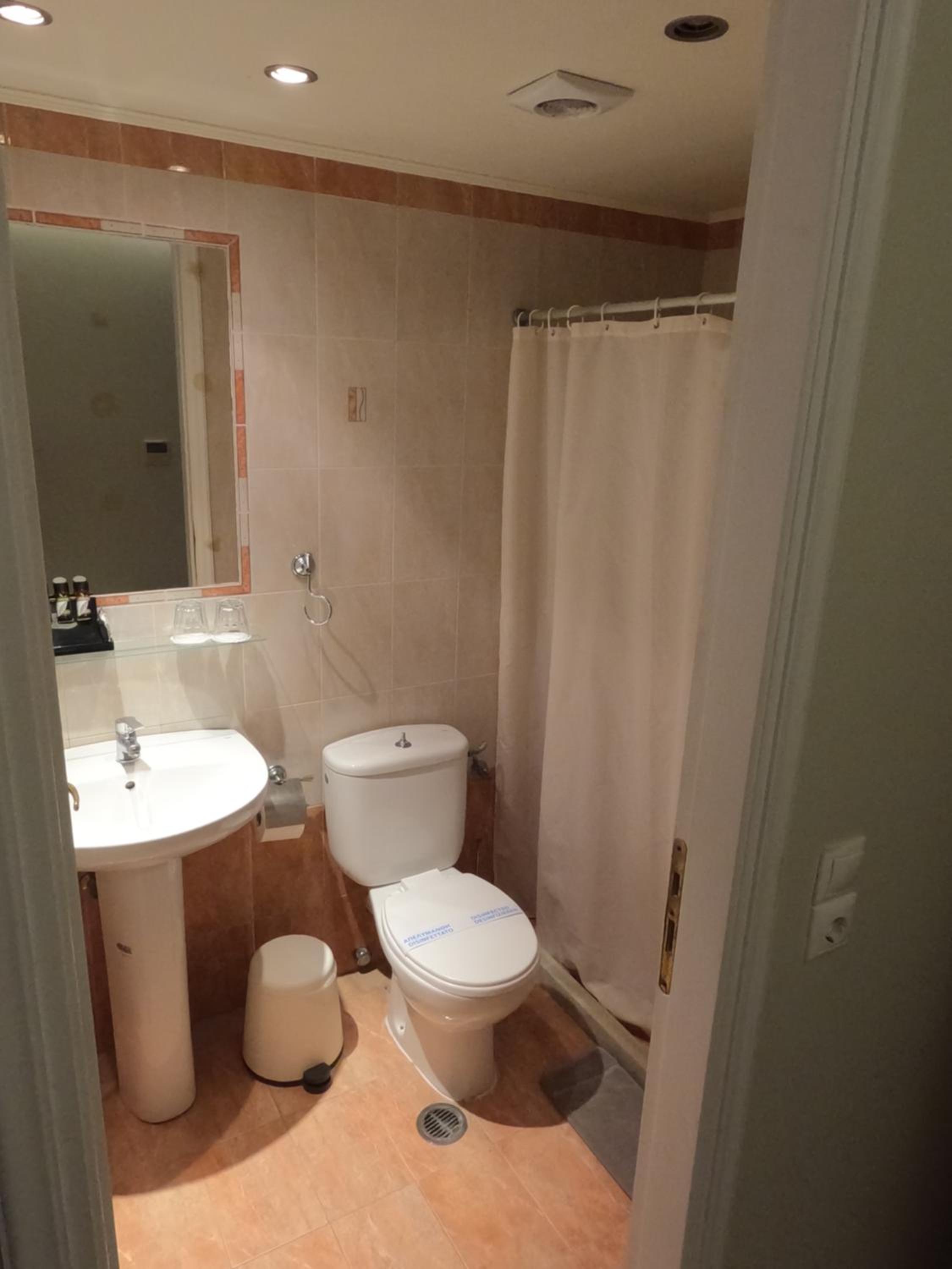Standard Room with Sea View - Photo 4