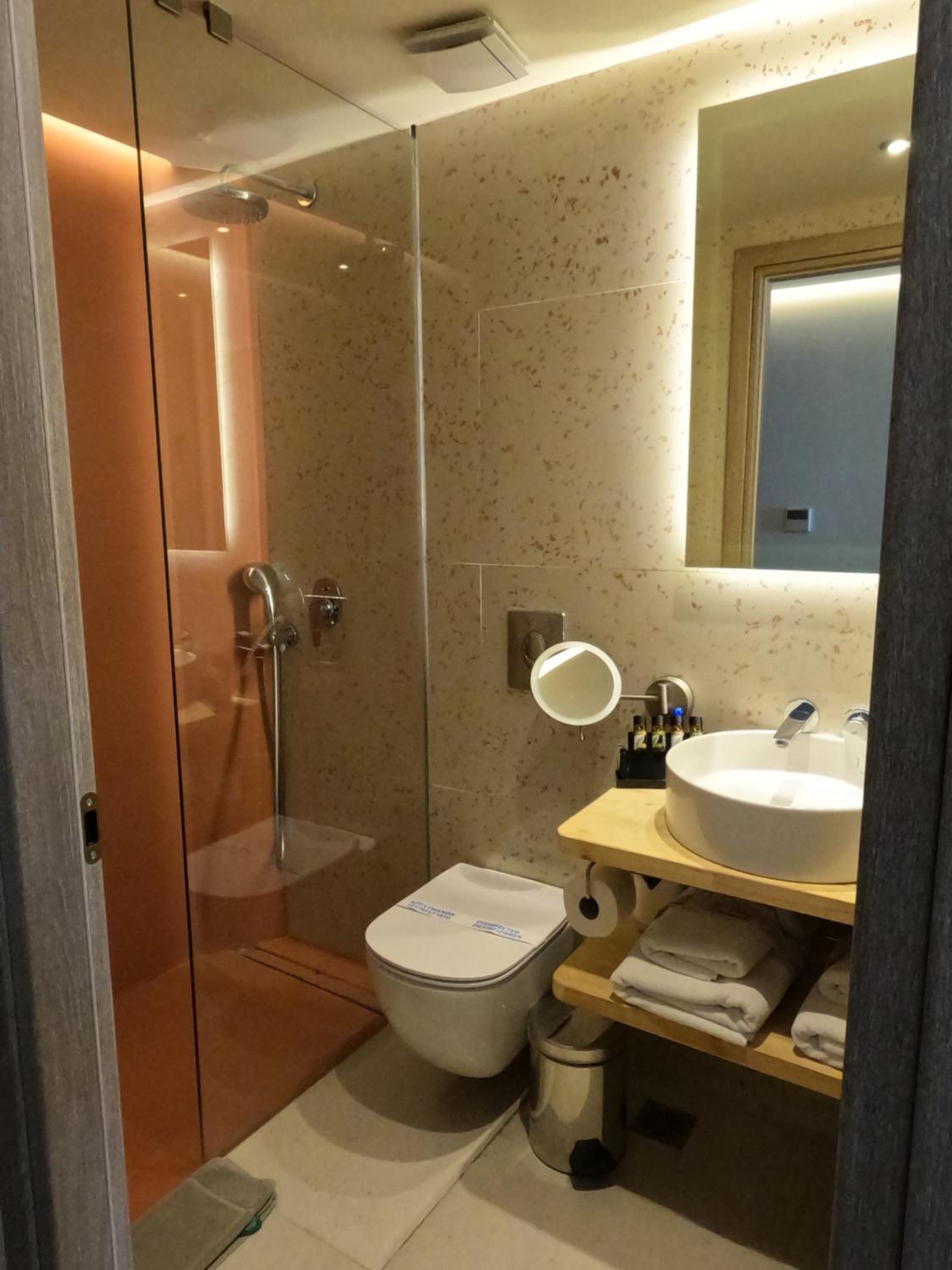 Standard Room with Sea View - Photo 5